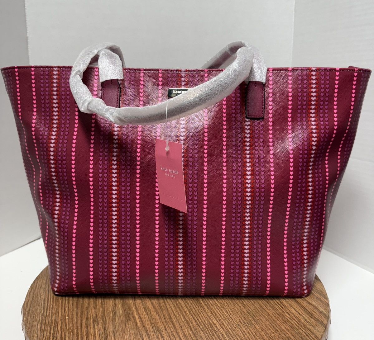 Kate Spade Kate Spade Shore Street Heart Stripe Margaretta Tote Size ONE SIZE - 1 Thumbnail