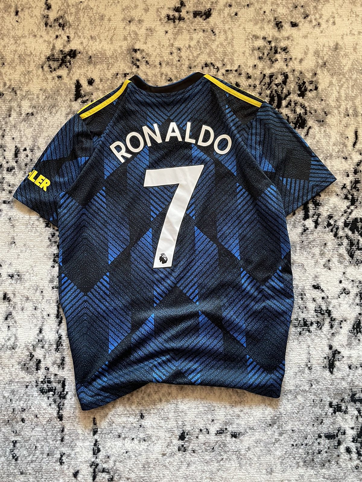 Adidas Manchester United Ronaldo Jersey Adidas Rare Streetwear Y2k Size US L / EU 52-54 / 3 - 4 Thumbnail