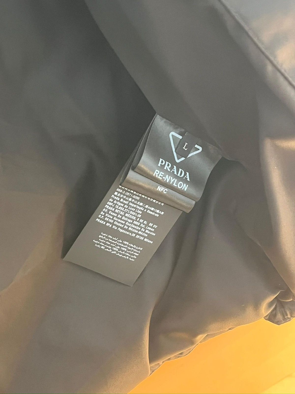 Prada Prada Daunenjacke aus Re-Nylon Size US L / EU 52-54 / 3 - 5 Thumbnail