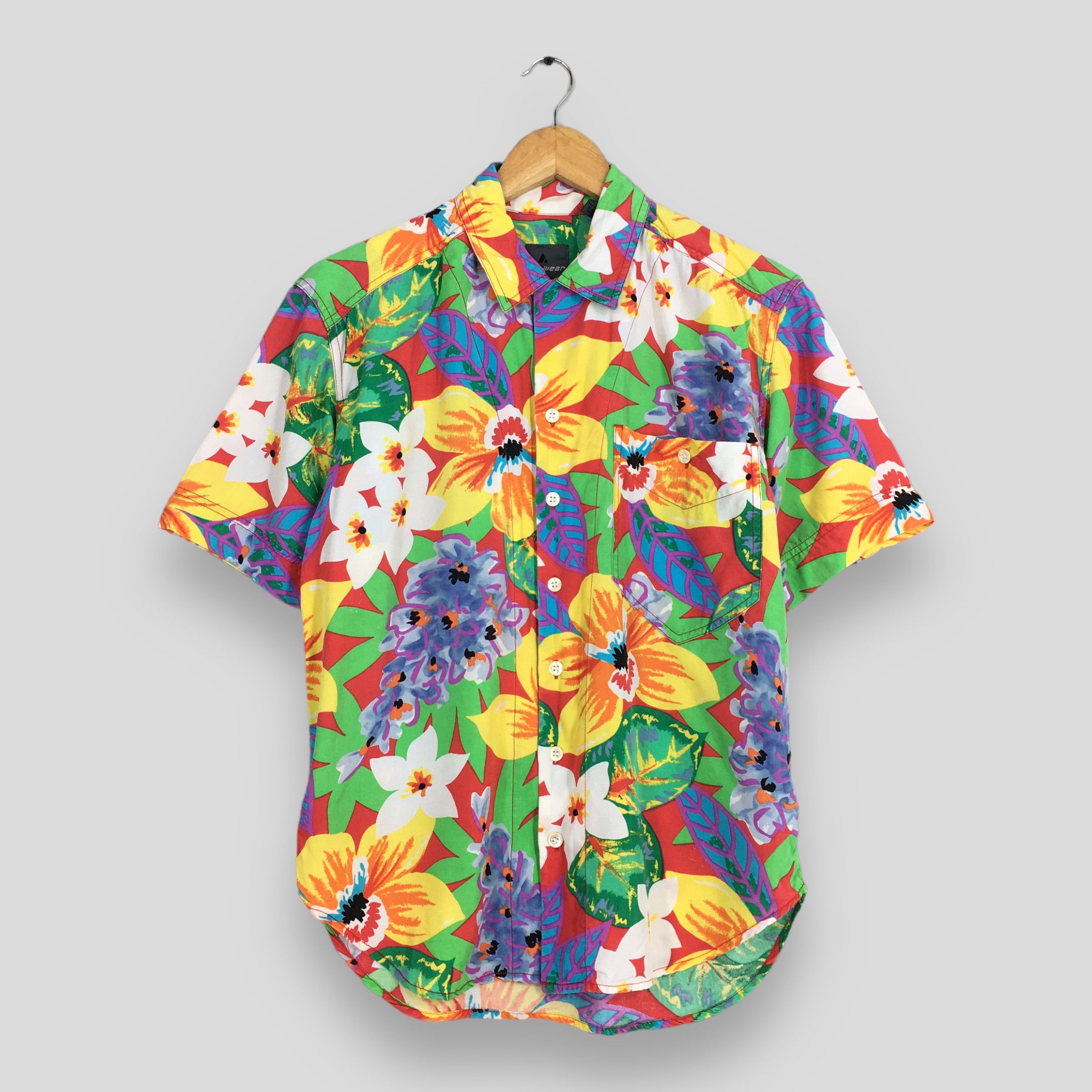 Vintage Vintage Lizwear Floral Hawaiian Island Beach Shirt Small Size US S / EU 44-46 / 1 - 1 Thumbnail