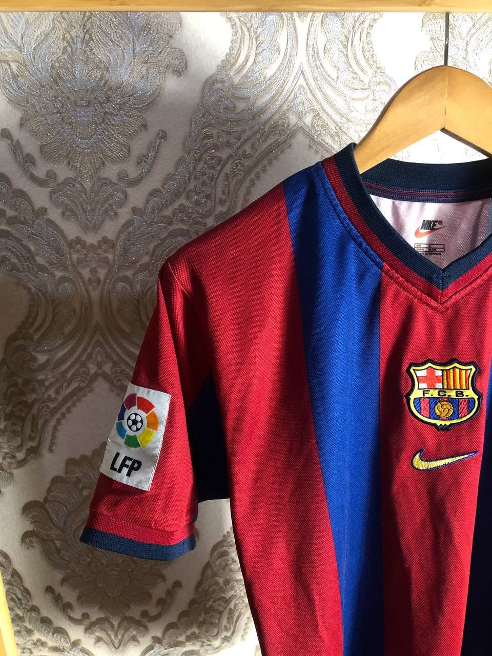 Nike × Vintage VERY RARE NIKE FC BARCELONA SPAIN SOCCER JERSEY RETRO 90s Size US S / EU 44-46 / 1 - 2 Thumbnail