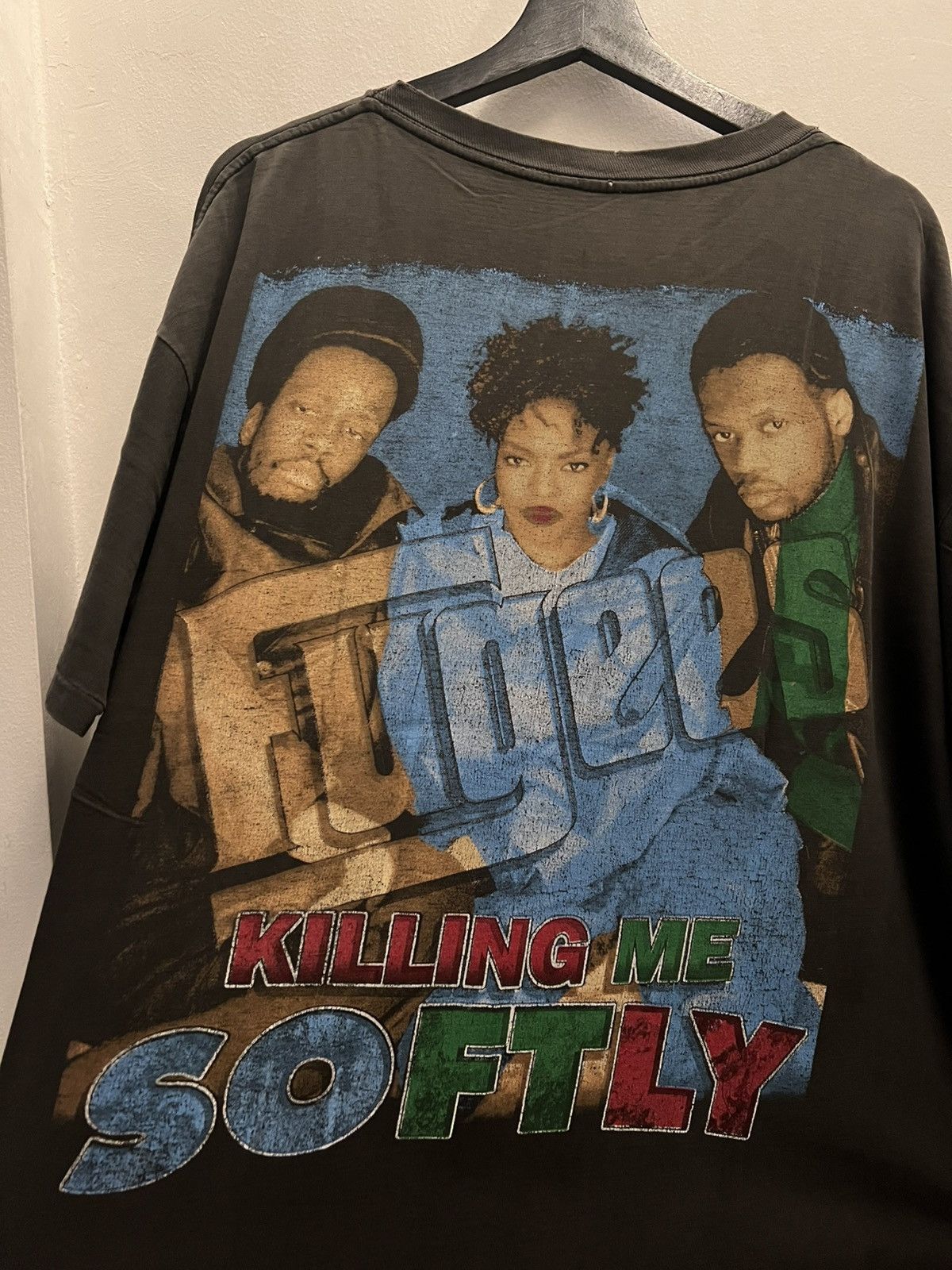 Polo Ralph Lauren × Vintage Vintage 90s Fugees Killing Me Softly Fade Rap Tee Size US XXL / EU 58 / 5 - 2 Thumbnail