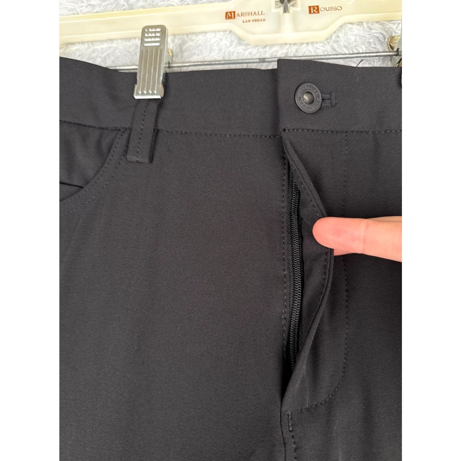 Van Heusen Van Heusen Pants Men 30 Black Slim Tech Pant Flex Polyester Blend Golf Workwear Chino Straight Leg Pockets 32in Inseam Regular Fit Vintage No Size US 30 / EU 46 - 5 Thumbnail