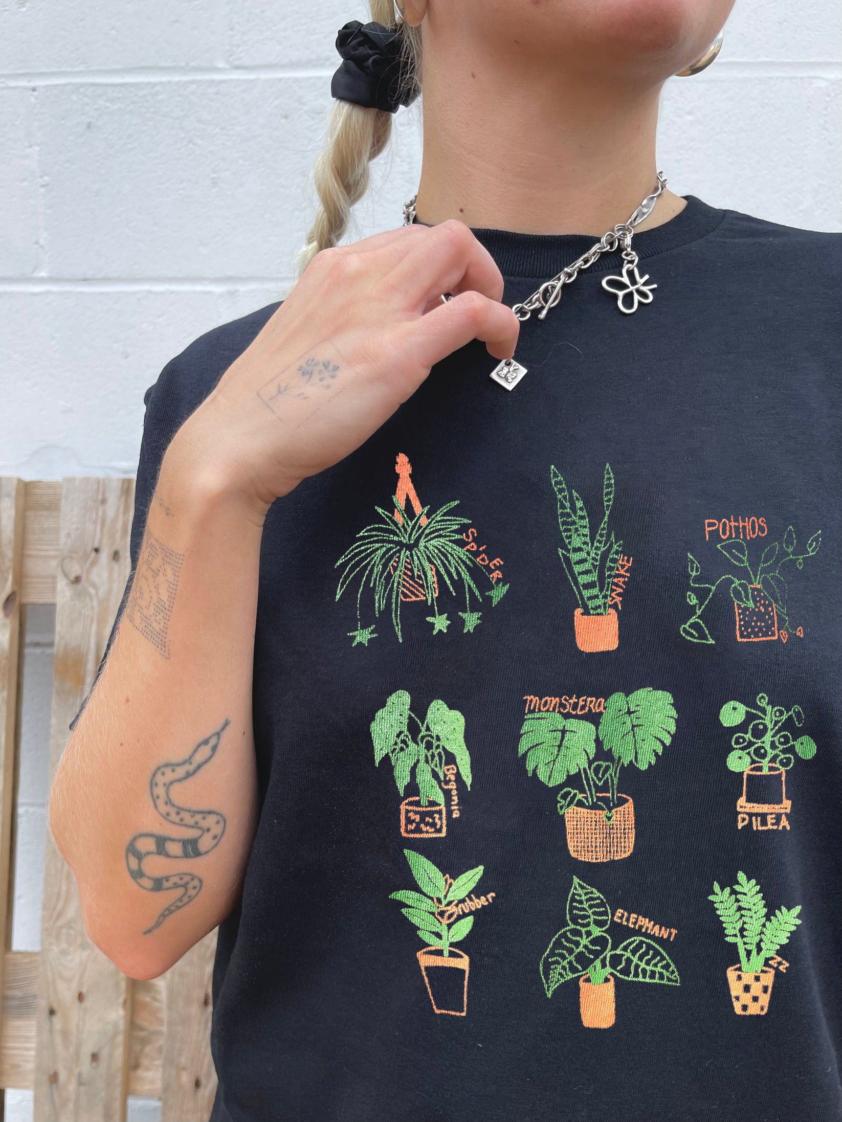The Unbranded Brand Plant T-Shirt, Plant Lady Screen Tee, Plant Lover Gift Size S / US 4 / IT 40 - 1 Thumbnail
