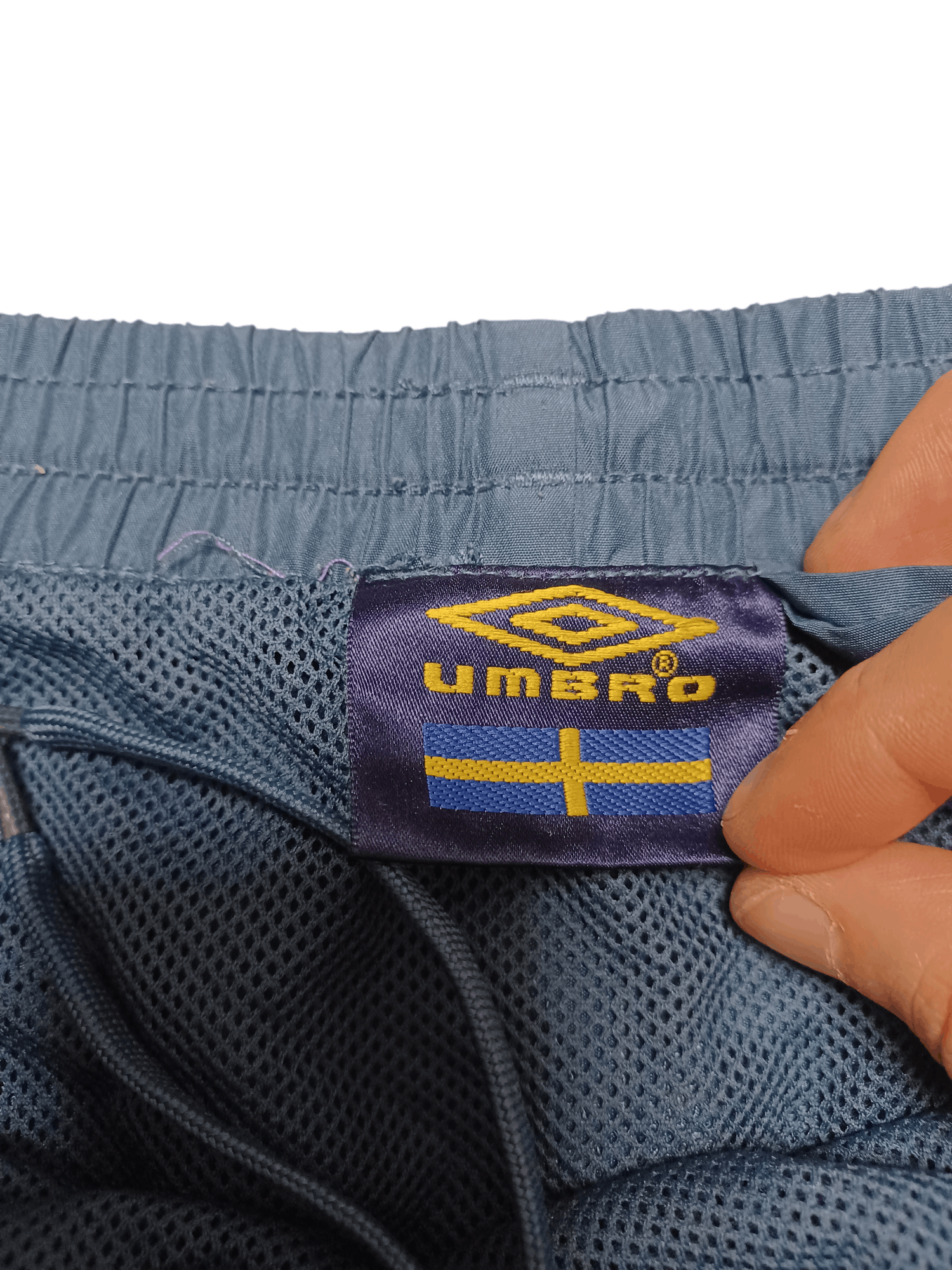 Umbro UMBRO VINTAGE SWEDEN SOCCER NATIONAL TEAM NYLON SHORTS DRILL Size US 34 / EU 50 - 4 Thumbnail