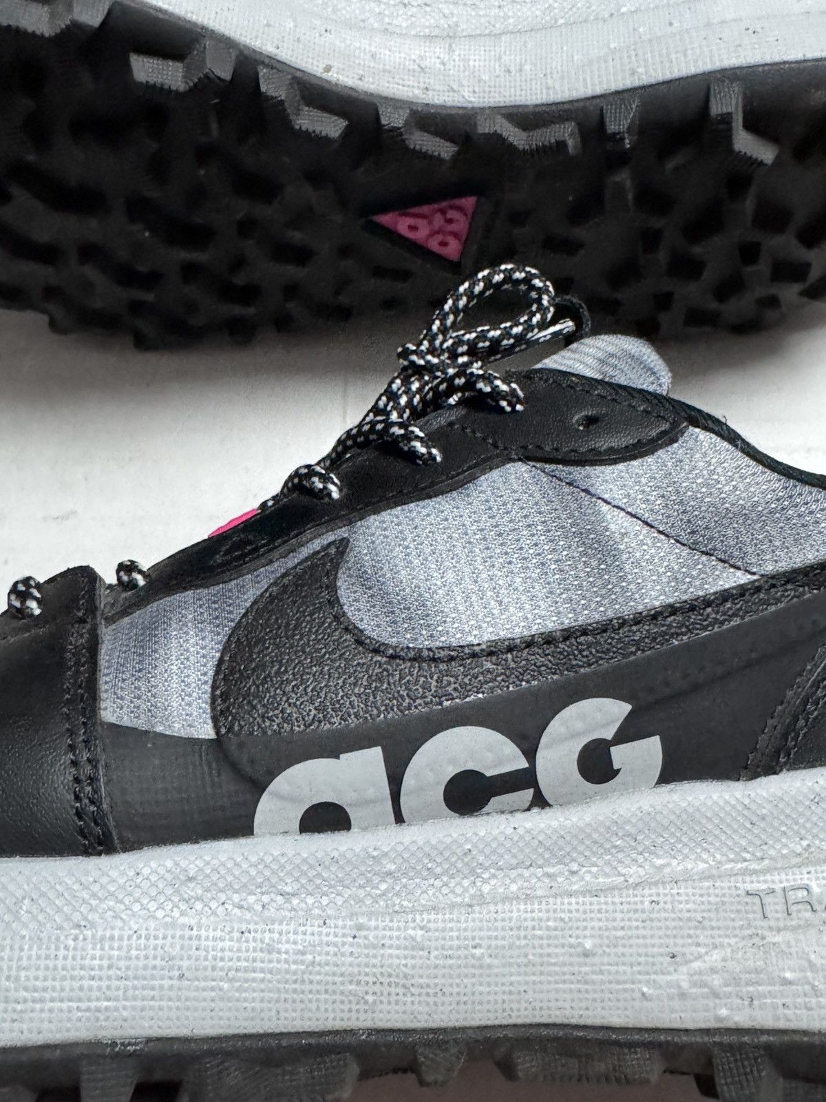 Nike ACG Nike ACG Lowcate SE Black/Hyper Pink/Wolf Gray Sneakers Size US 8.5 / EU 41-42 - 5 Thumbnail