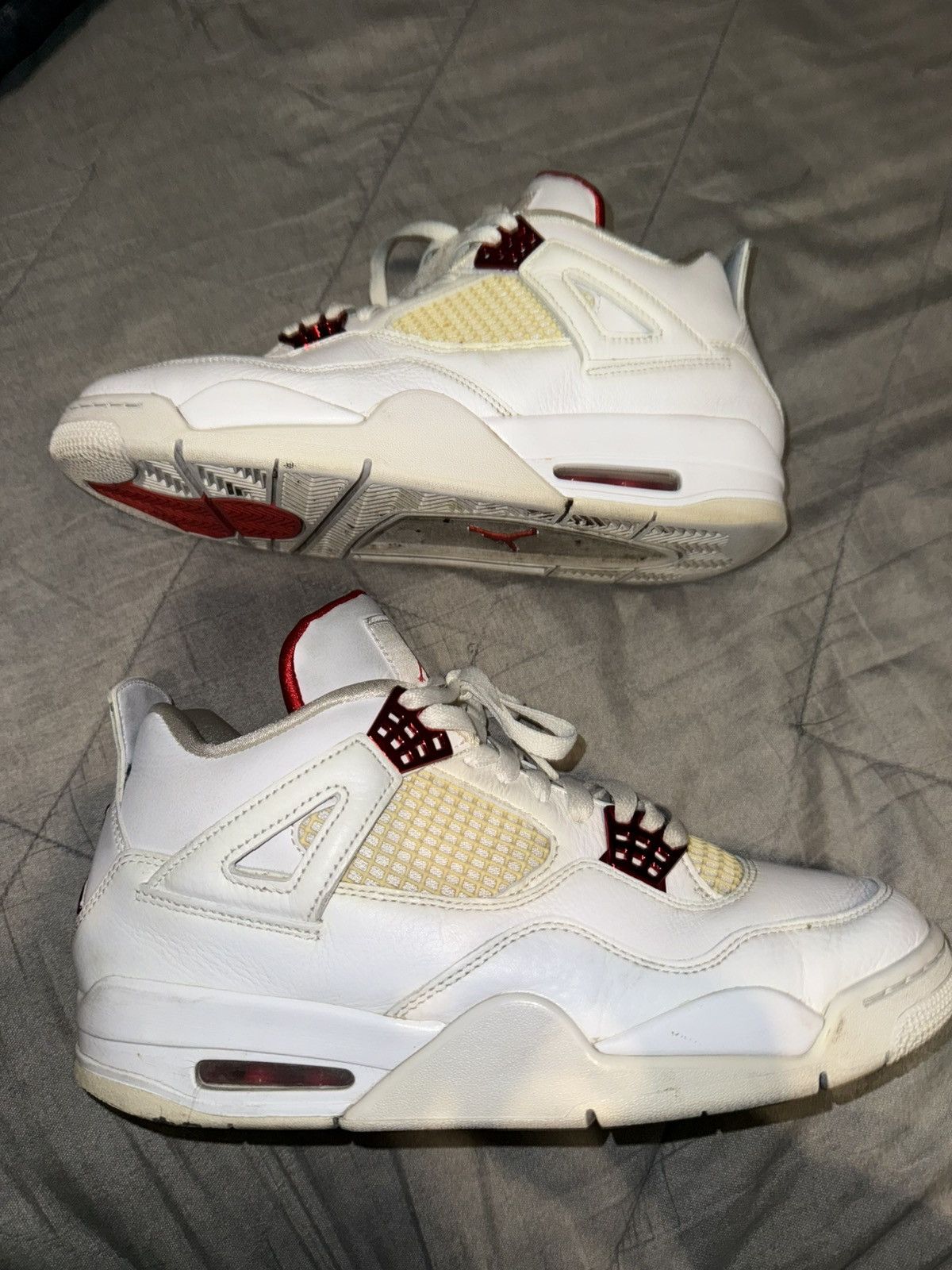 Jordan 4 Metallic Red