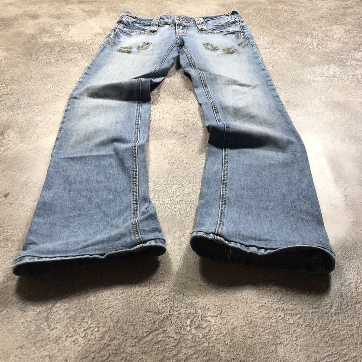 Vintage Vintage Y2K Distressed Flared Baggy Jeans Grunge 90s Logo 27 Size 27" / US 4 / IT 40 - 1 Thumbnail