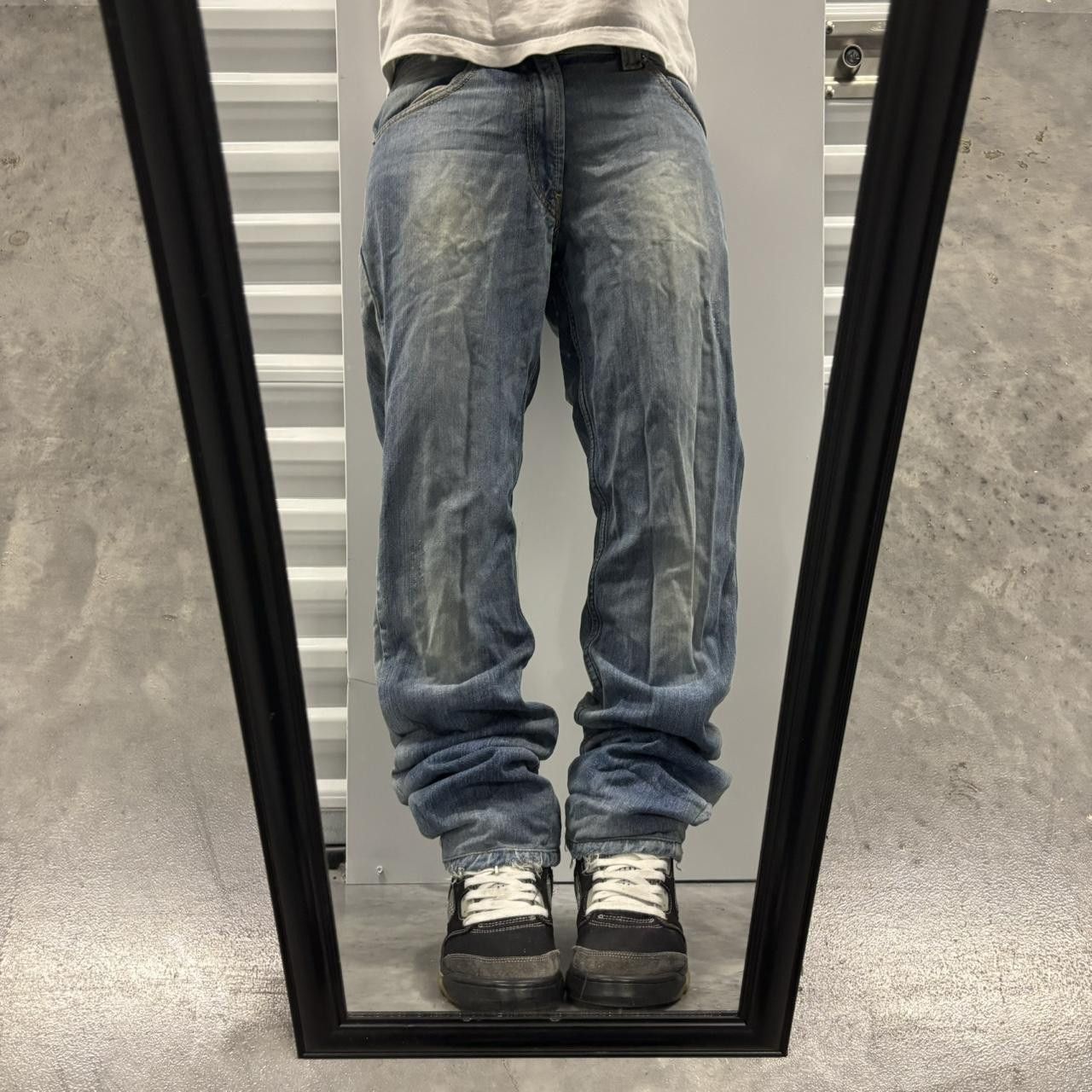 Levi's × Vintage Crazy Vintage Y2K/2000s Grunge Levis Faded Dark Wash Denim Jeans! Size US 32 / EU 48 - 1 Thumbnail