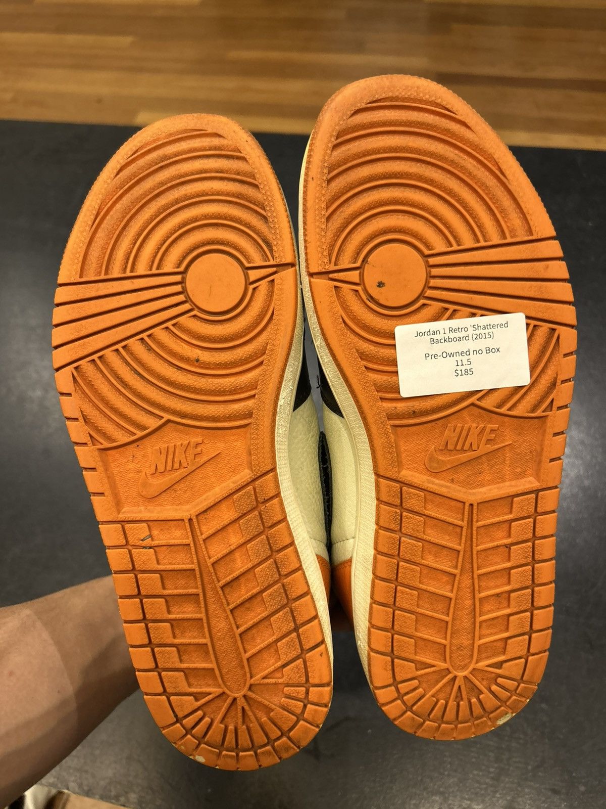 Jordan Brand Jordan 1 Retro ‘Shattered Backboard’ 2015 Size US 11.5 / EU 44-45 - 7 Thumbnail
