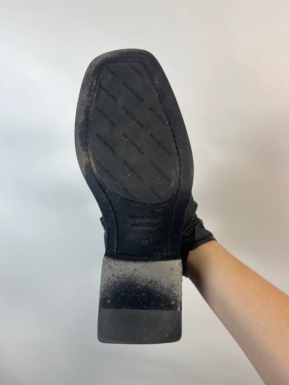 Balenciaga BALENCIAGA Chelsea ZIP-UP LEATHER BOOTS. SIZE 37 Size US 7 / IT 37 - 7 Thumbnail