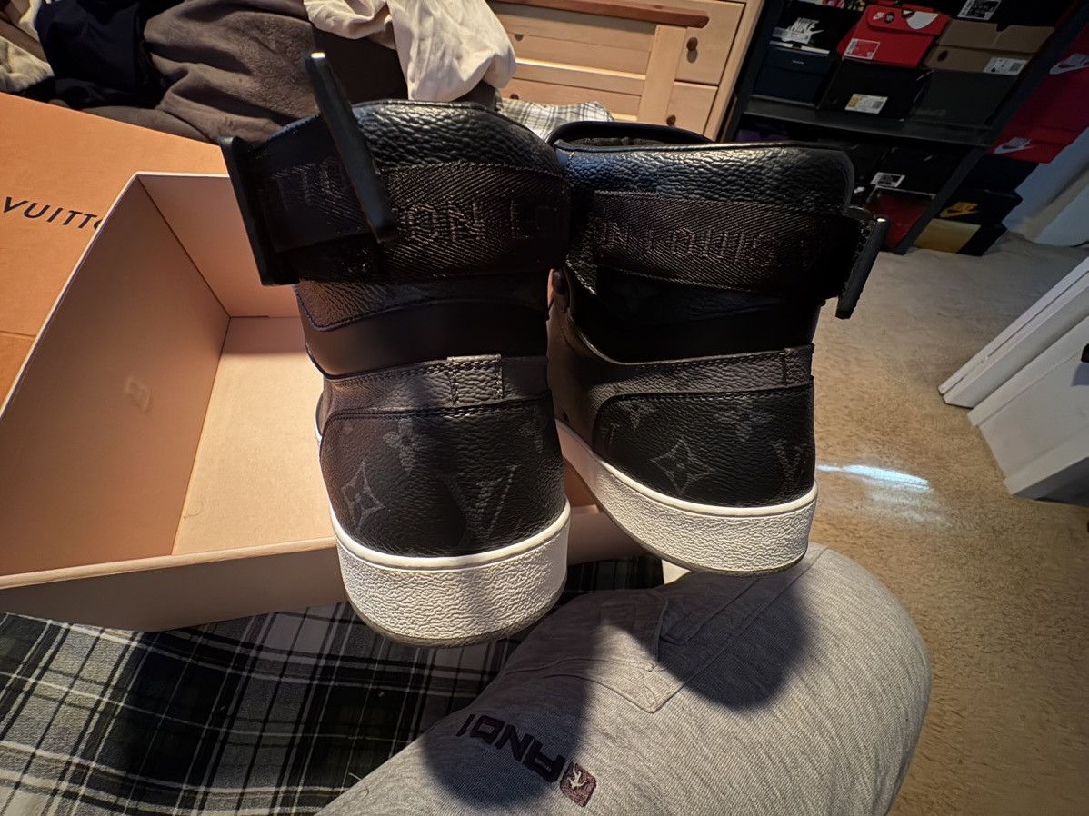 Louis Vuitton Size 10.5 rivoli gently used LV Size US 10.5 / EU 43-44 - 2 Thumbnail