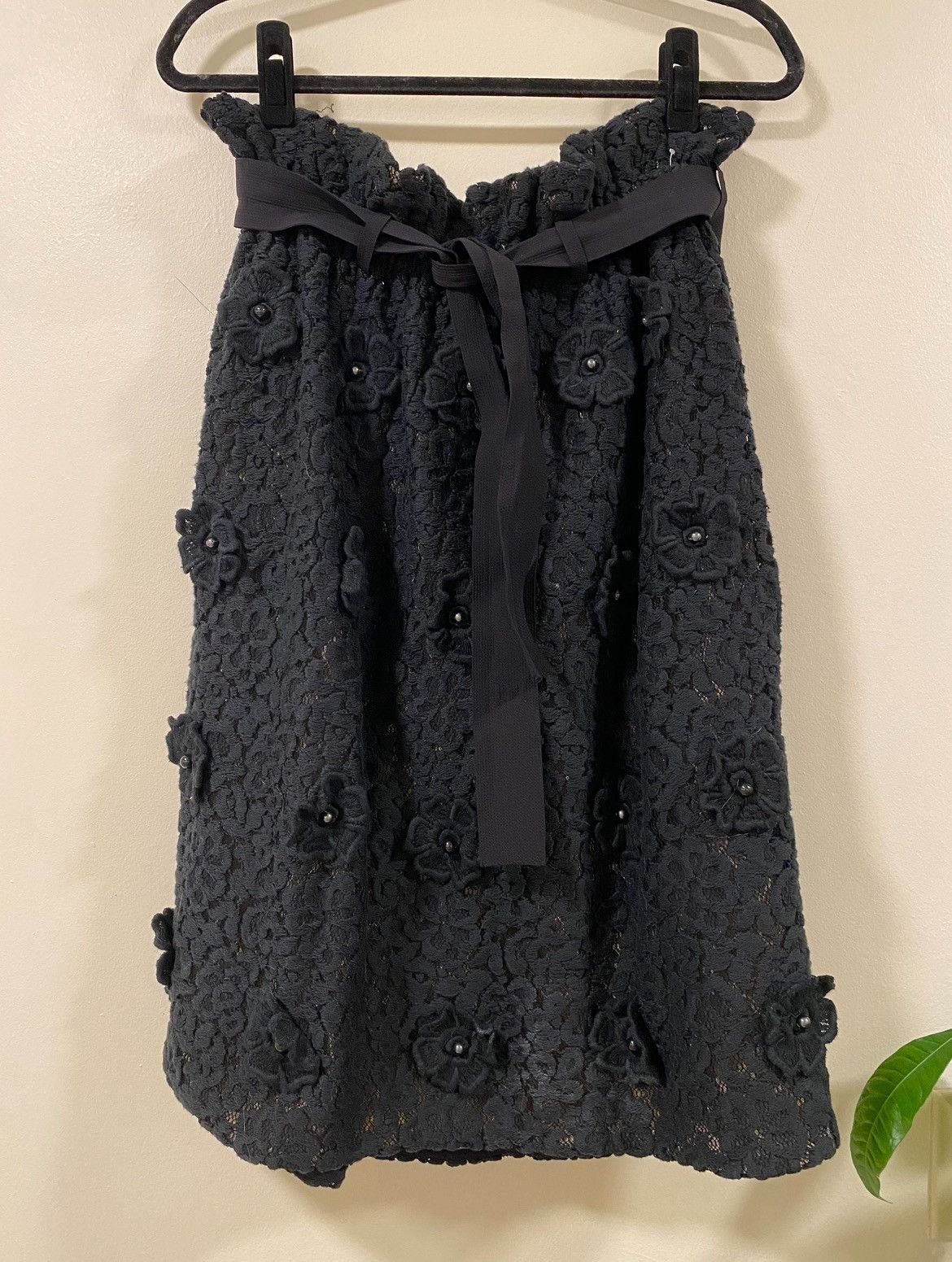image of Chloe Vintage Lace Matelasse Flower Skirt in Black, Women's (Size 26)