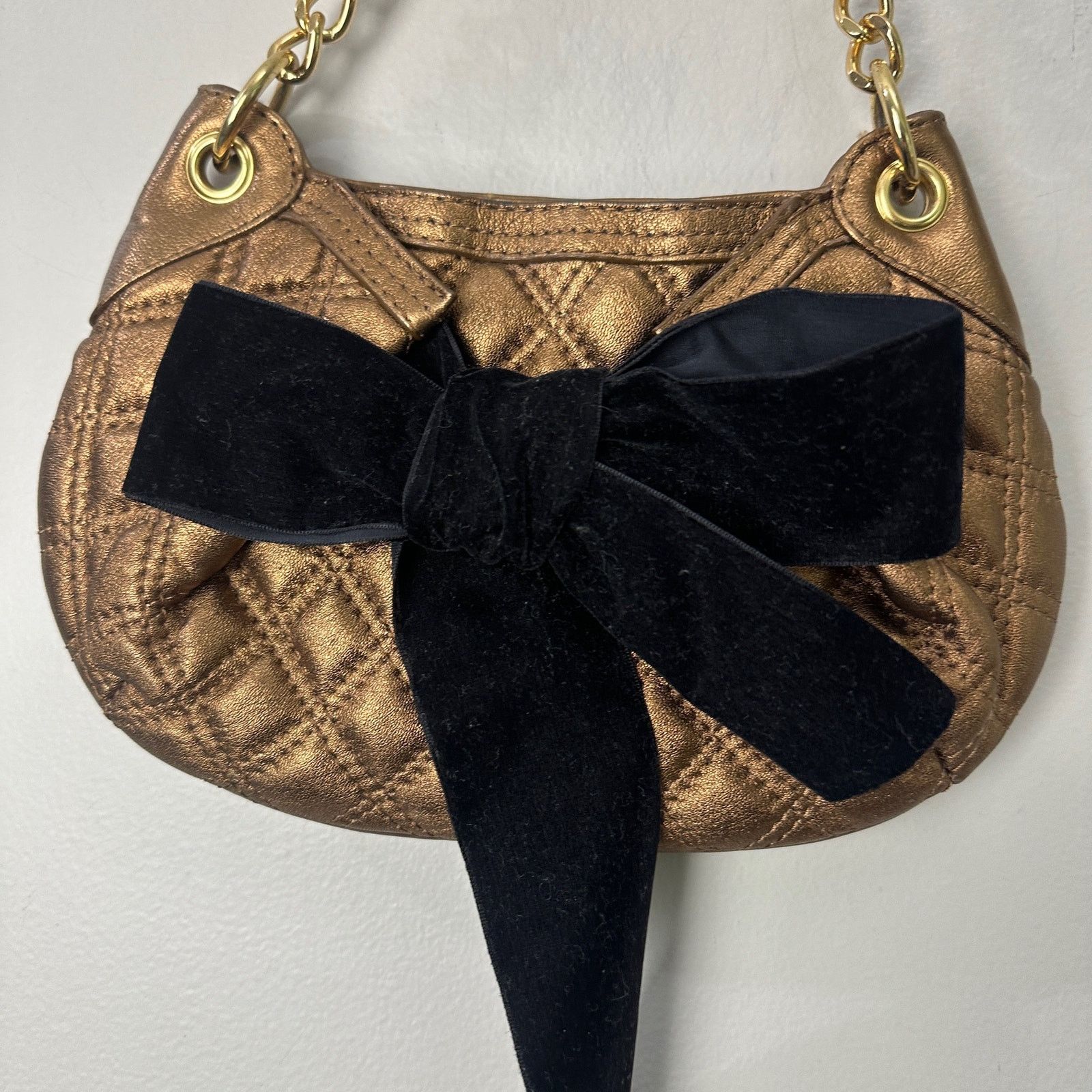 Bcbgmaxazria Gold Bronze Look Quilted Purse Black Velvet Bow Chain Size ONE SIZE - 5 Thumbnail