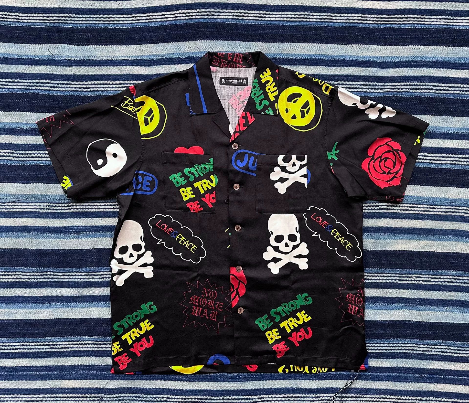 Mastermind Japan mastermind japan skull graffiti short sleeve shirt Size US S / EU 44-46 / 1 - 1 Thumbnail