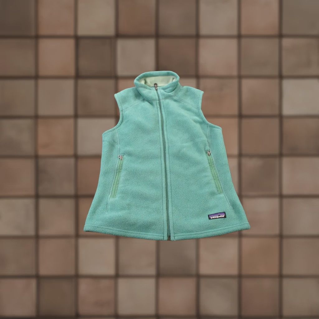 Patagonia Patagonia Vest Women's XS Fleece Synchilla Outdoor Hiking Camping Green Logo Pockets Zip Mid-Length Sleeveless Size XS / US 0-2 / IT 36-38 - 1 Thumbnail