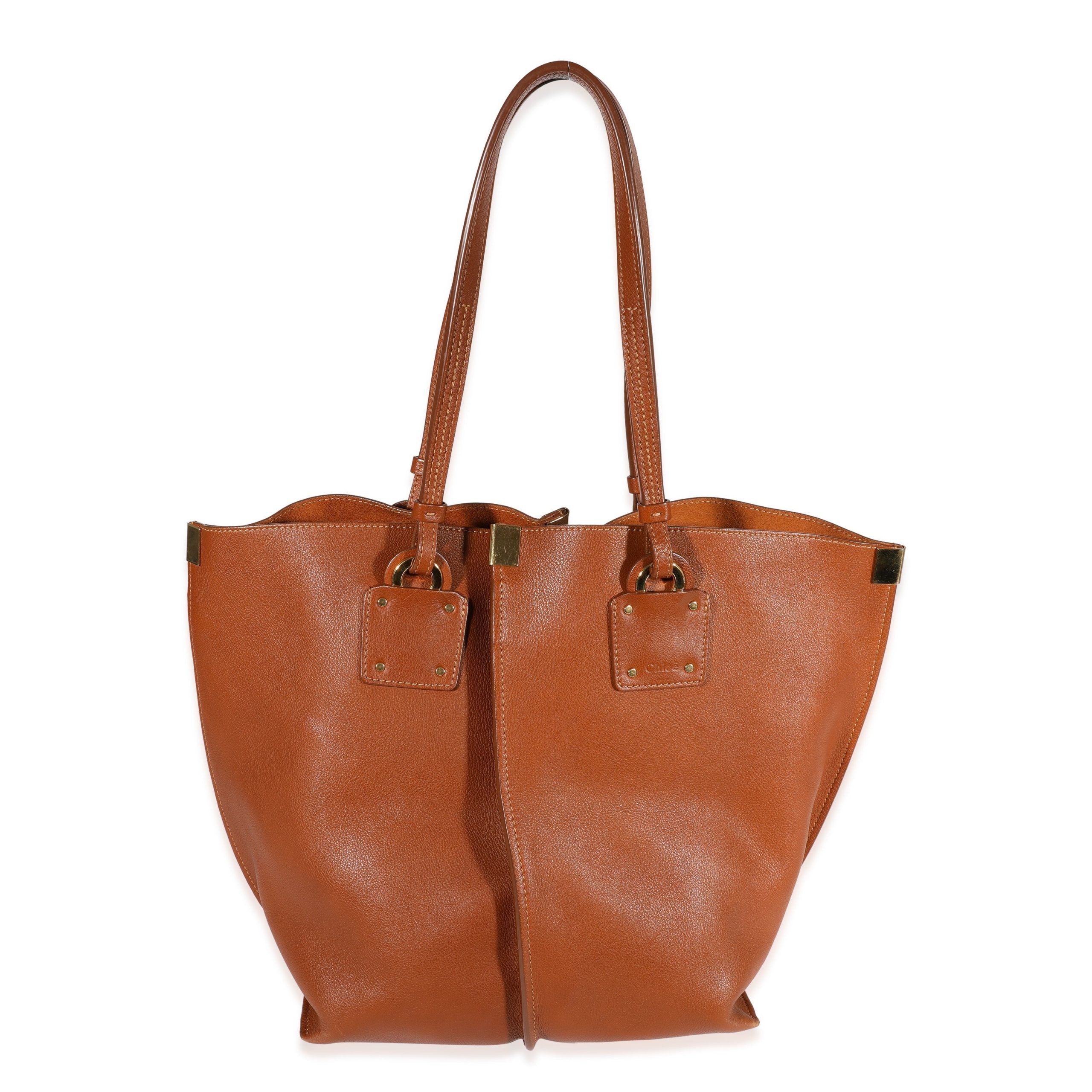 image of Chloe Caramel Leather Medium Vick Shoulder Bag in Brown, Women's