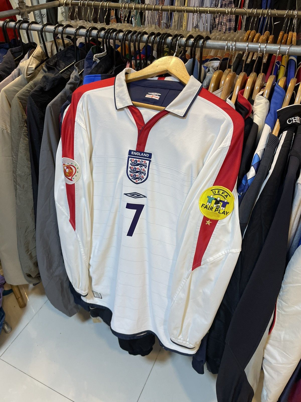 Umbro Vintage 2003-2004 England Long Sleeves Home Kit BECKHAM7 Size US L / EU 52-54 / 3 - 2 Thumbnail