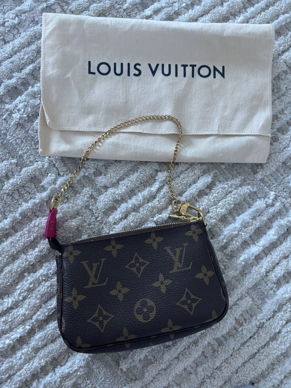 Louis Vuitton Louis Vuitton Skiing Bears Vivienne Bag Size ONE SIZE - 7 Thumbnail