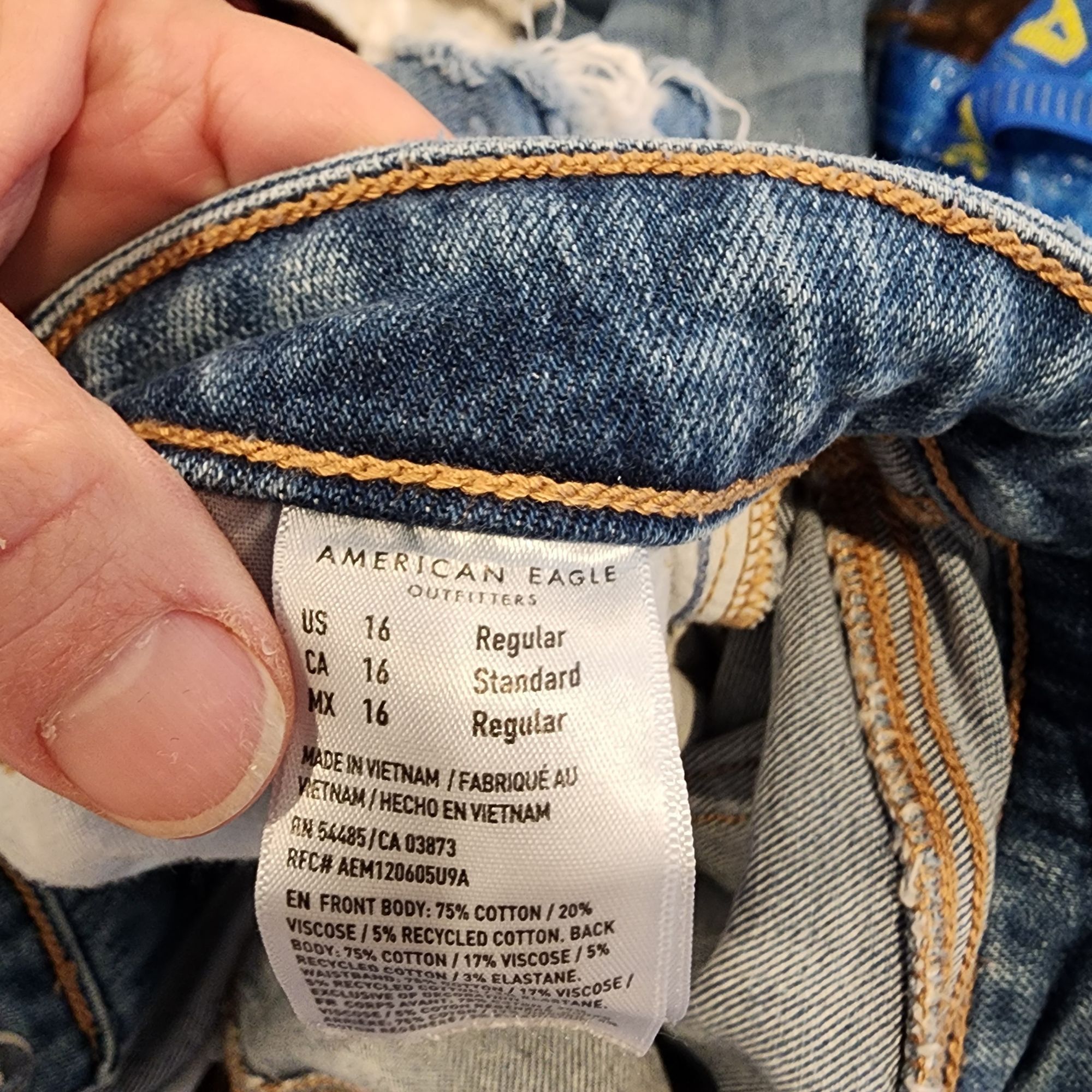 American Eagle Outfitters American Eagle Outfitters women's ripped mom jeans Womens s Size 36" / US 14 / IT 50 - 6 Thumbnail