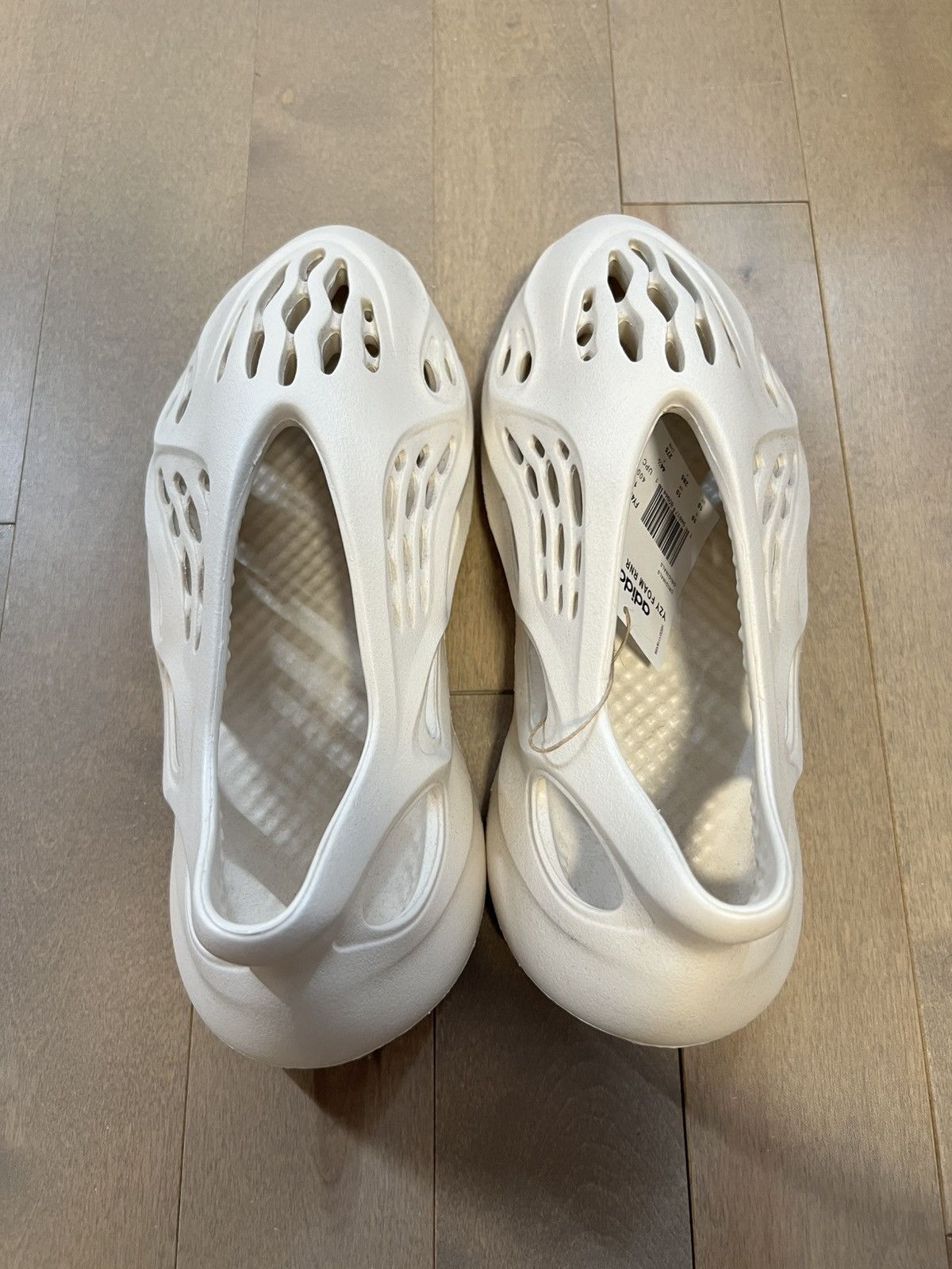 Adidas × Yeezy Yeezy Foam RNNR Sand Size US 10 / EU 43 - 2 Thumbnail