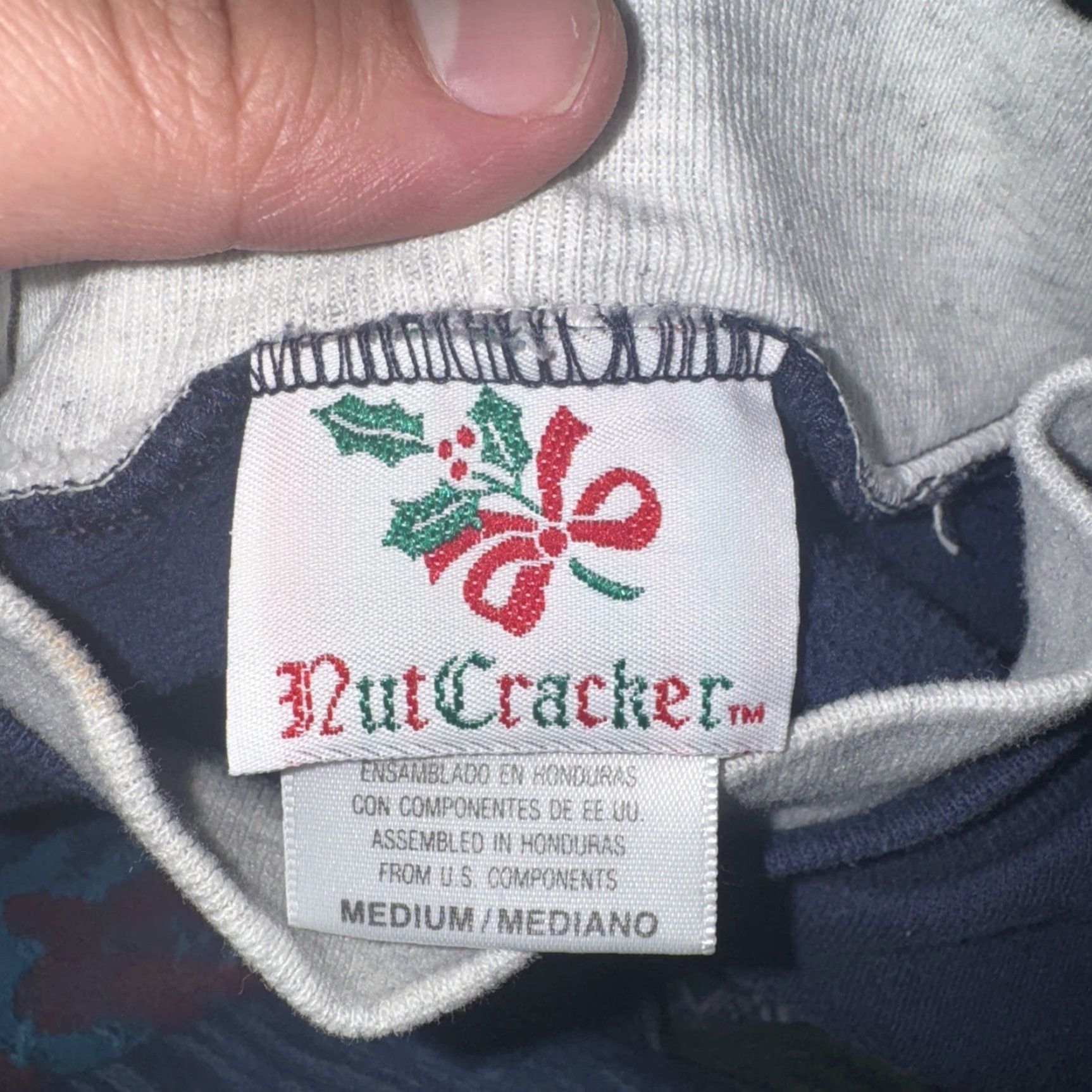 Vintage VINTAGE Nutcracker Christmas Crewneck Sweatshirt Blue M Mens Pullover Regular Sweatshirt 22x24 Size US M / EU 48-50 / 2 - 3 Thumbnail