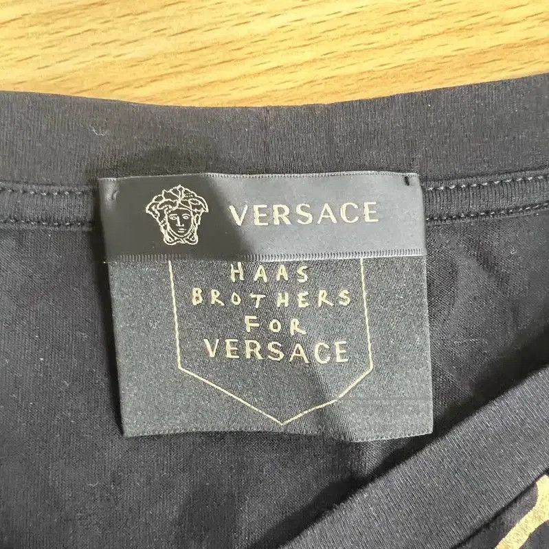 Versace Versace Black Cotton T-Shirt with Gold Design . Size US XXL / EU 58 / 5 - 3 Thumbnail