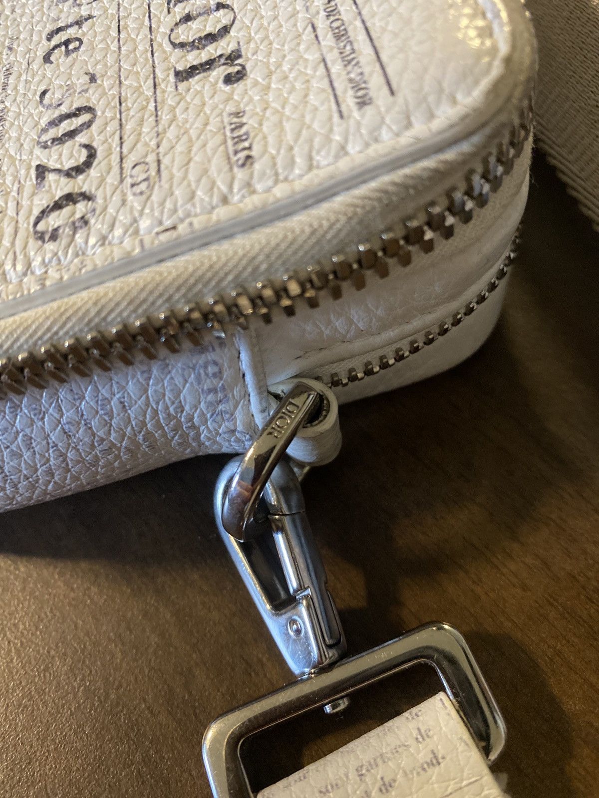Daniel Arsham × Dior Dior x Arsham Zipped Compact Crossbody Wallet Bag Size ONE SIZE - 11 Thumbnail