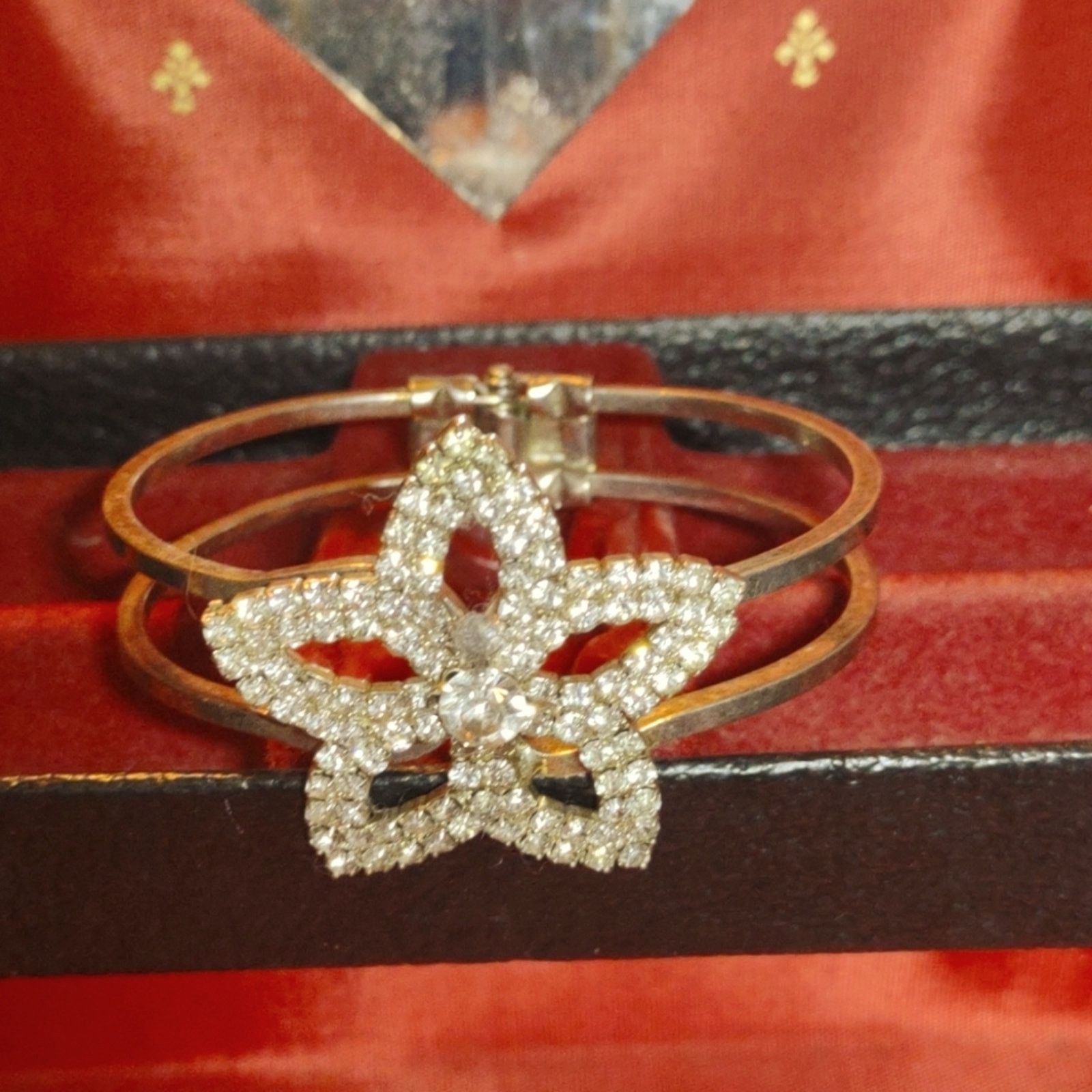 Vintage Exquisite vintage flowered rhinestone clamp bracelet~ 1950s Size ONE SIZE - 3 Thumbnail