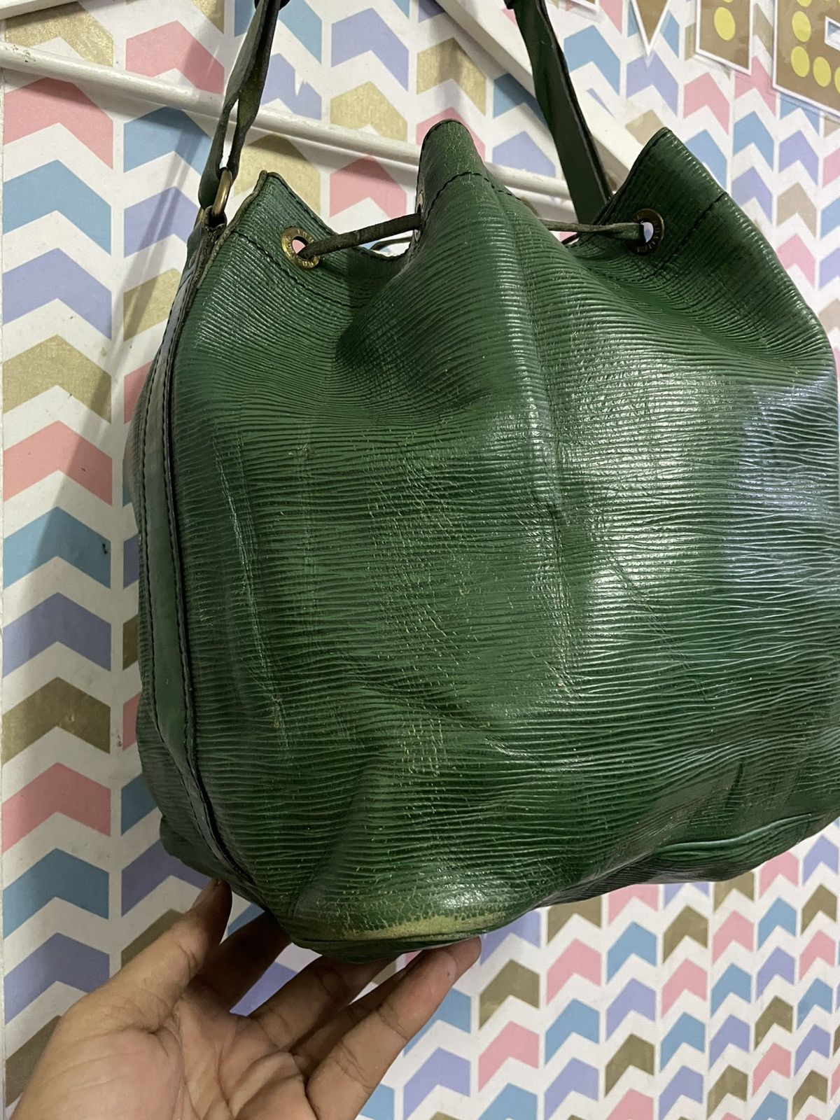 Louis Vuitton VINTAGE LOUIS VUITTON EPI NIO SHOULDER BAG LEATHER Size ONE SIZE - 9 Thumbnail