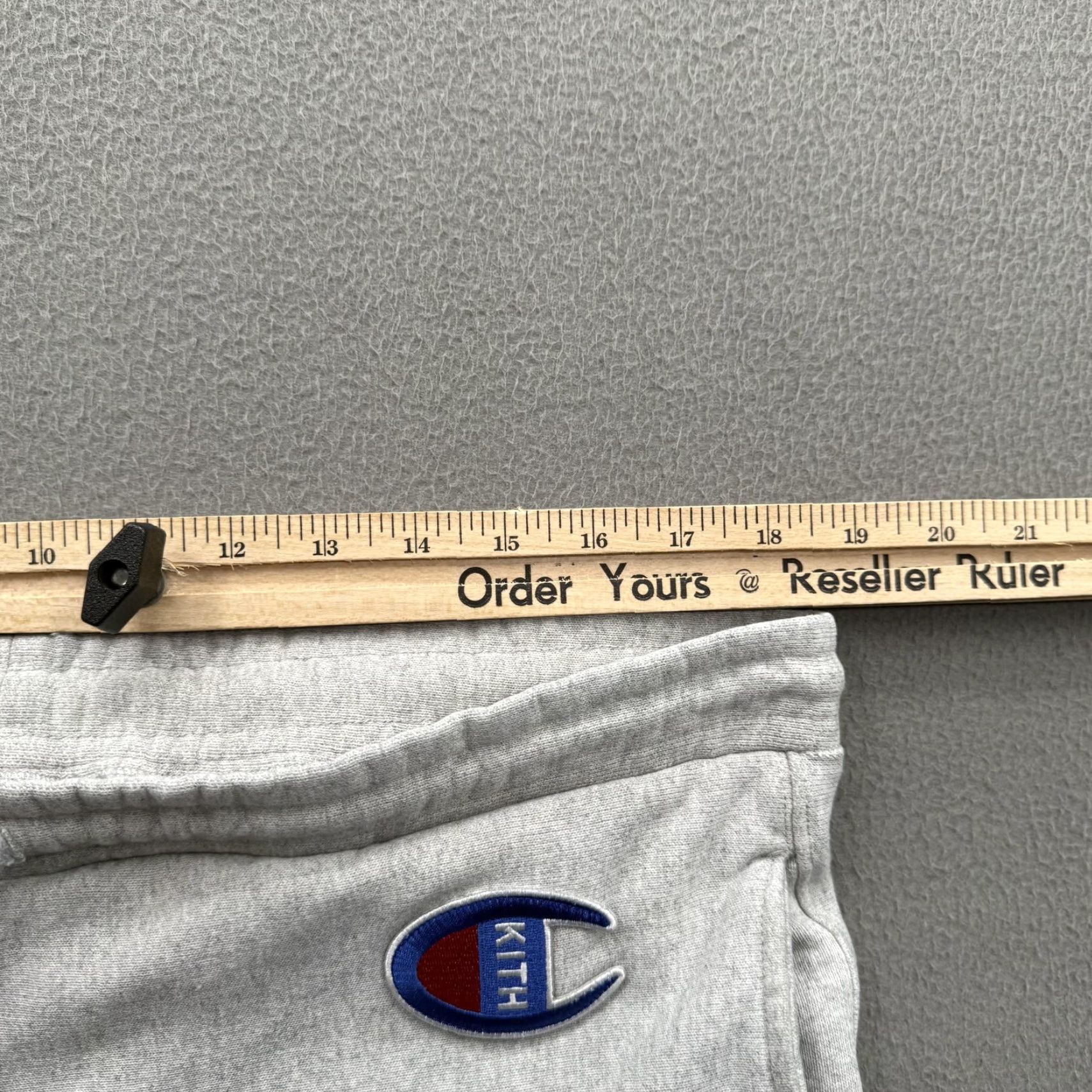 Champion Champion X Kith Sweatpants Mens Medium Gray Reverse Weave Jogger Slim Tapered Pants Casual Activewear Size US 31 - 6 Thumbnail
