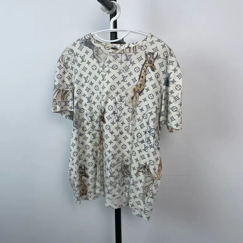 Louis Vuitton Louis Vuitton Full Zoo Crew Neck T-Shirt Size US L / EU 52-54 / 3 - 3 Thumbnail