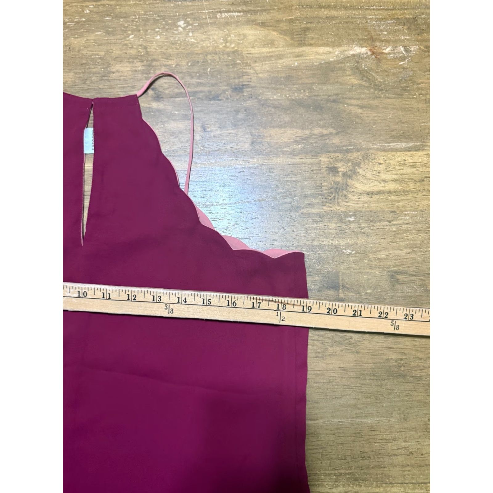 Express Express Tank Top Women's Size Medium Red Scalloped Sleeveless Tank Size M / US 6-8 / IT 42-44 - 3 Thumbnail