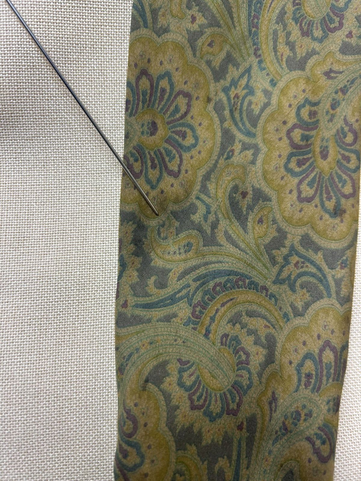 Burberry Burberry’s vintage olive green paisley floral Silk Mens Tie Size ONE SIZE - 7 Thumbnail