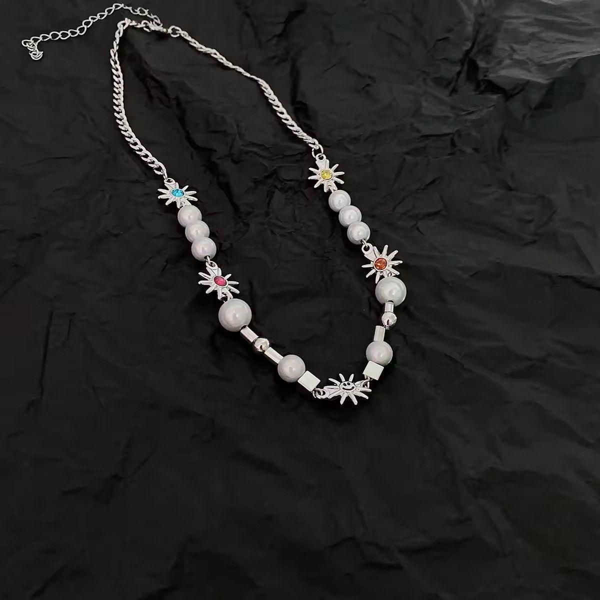 Designer × Jewelry Colorful Sun Reflective Pearl Chokers Necklace Size ONE SIZE - 1 Thumbnail