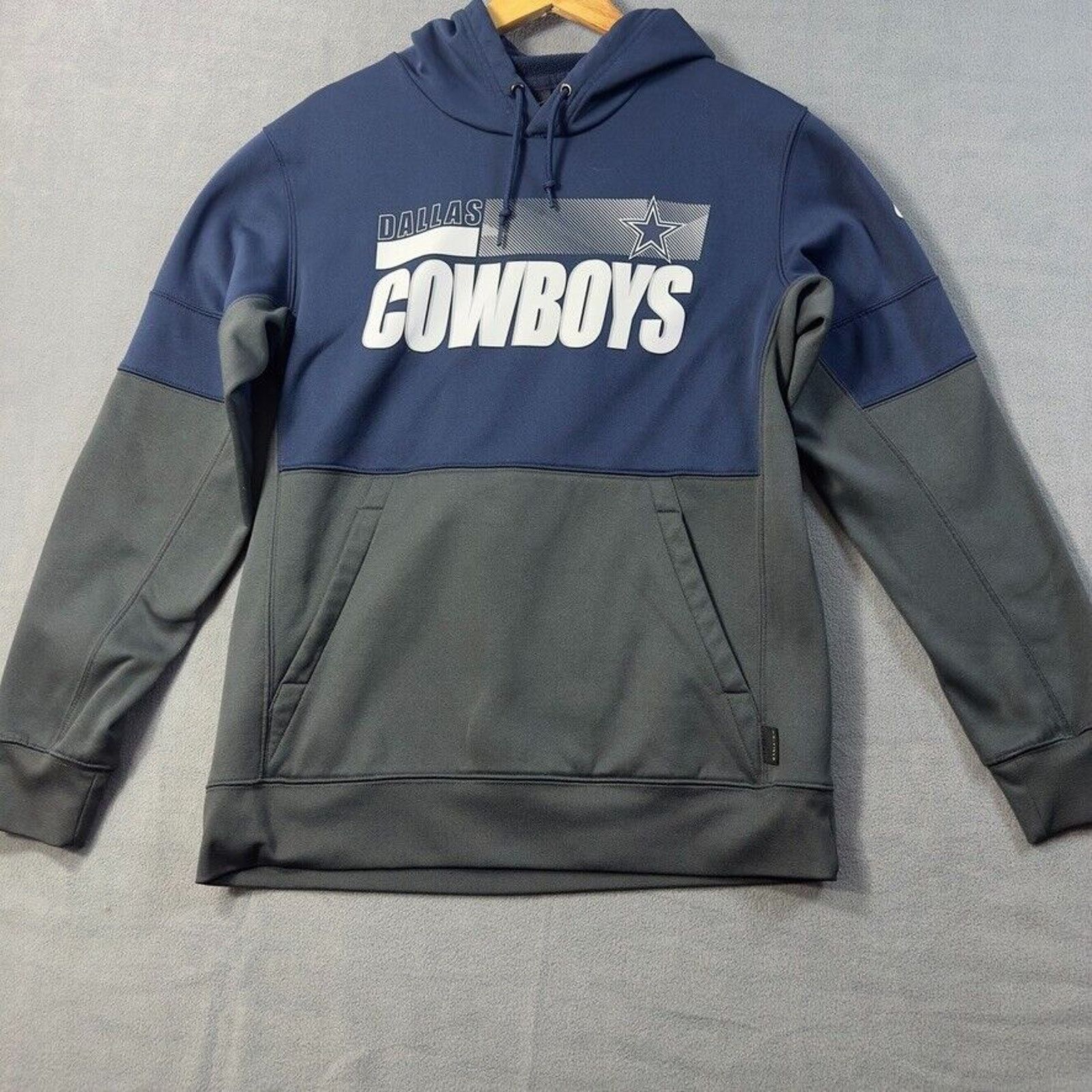 Nike Dallas Cowboys Nike Hoodie Mens Sz M On Field Sweatshirt Size US M / EU 48-50 / 2 - 1 Thumbnail