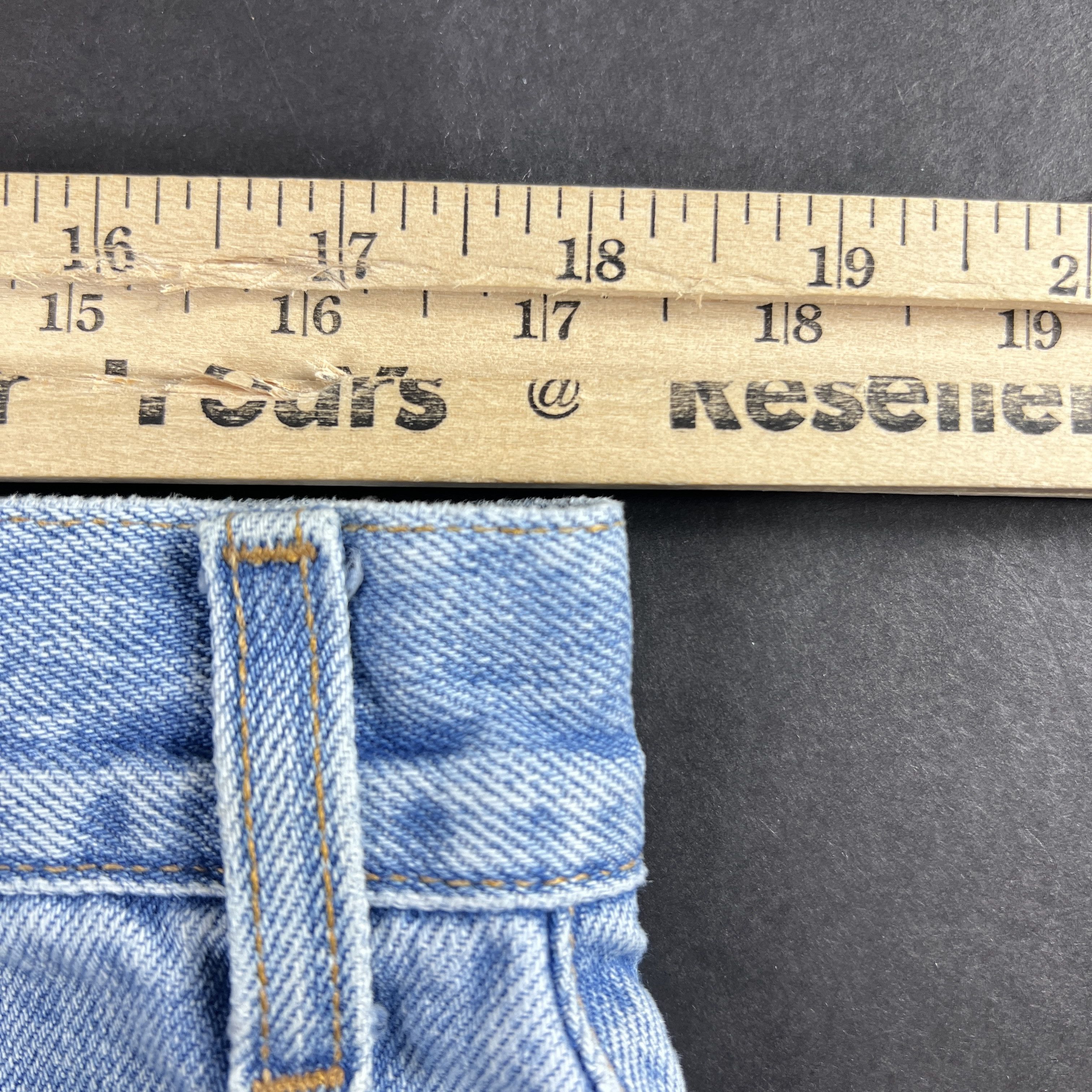 Levi's × Vintage VTG 90s Levi's Jeans 550 Relaxed Light Blue Cotton Denim Size US 36 / EU 52 - 22 Thumbnail