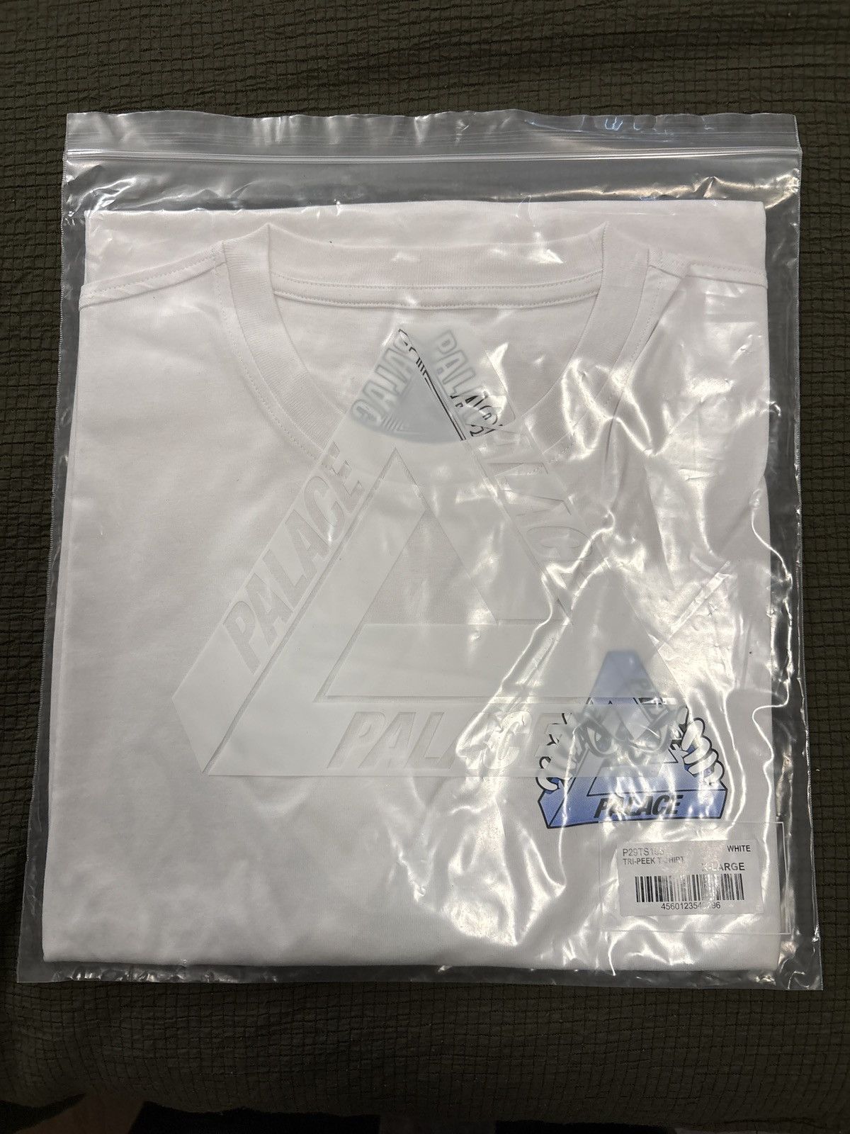 Palace Tri-peek t-shirt Size US XL / EU 56 / 4 - 1 Thumbnail
