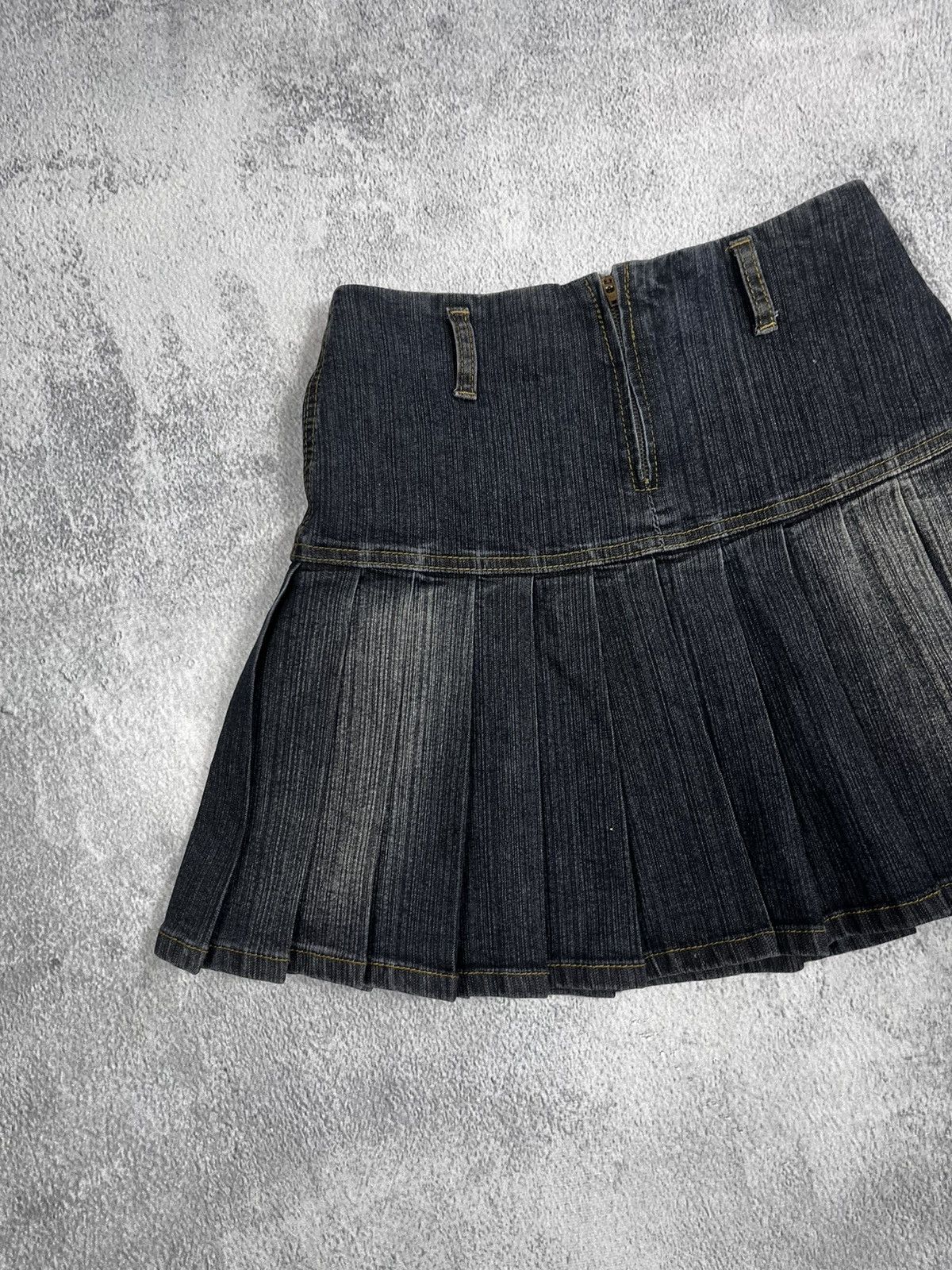 Japanese Brand × Vintage Vintage Y2K denim mini skirt streetwear style size S Size 28" / US 6 / IT 42 - 5 Thumbnail