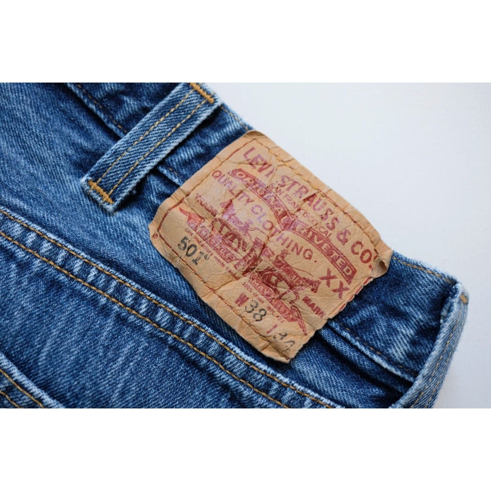 Levi's VINTAGE Levi's 501 Jeans Denim Blue 100% Cotton Button Fly Regular Fit Men 38x34 Size US 38 / EU 54 - 7 Thumbnail