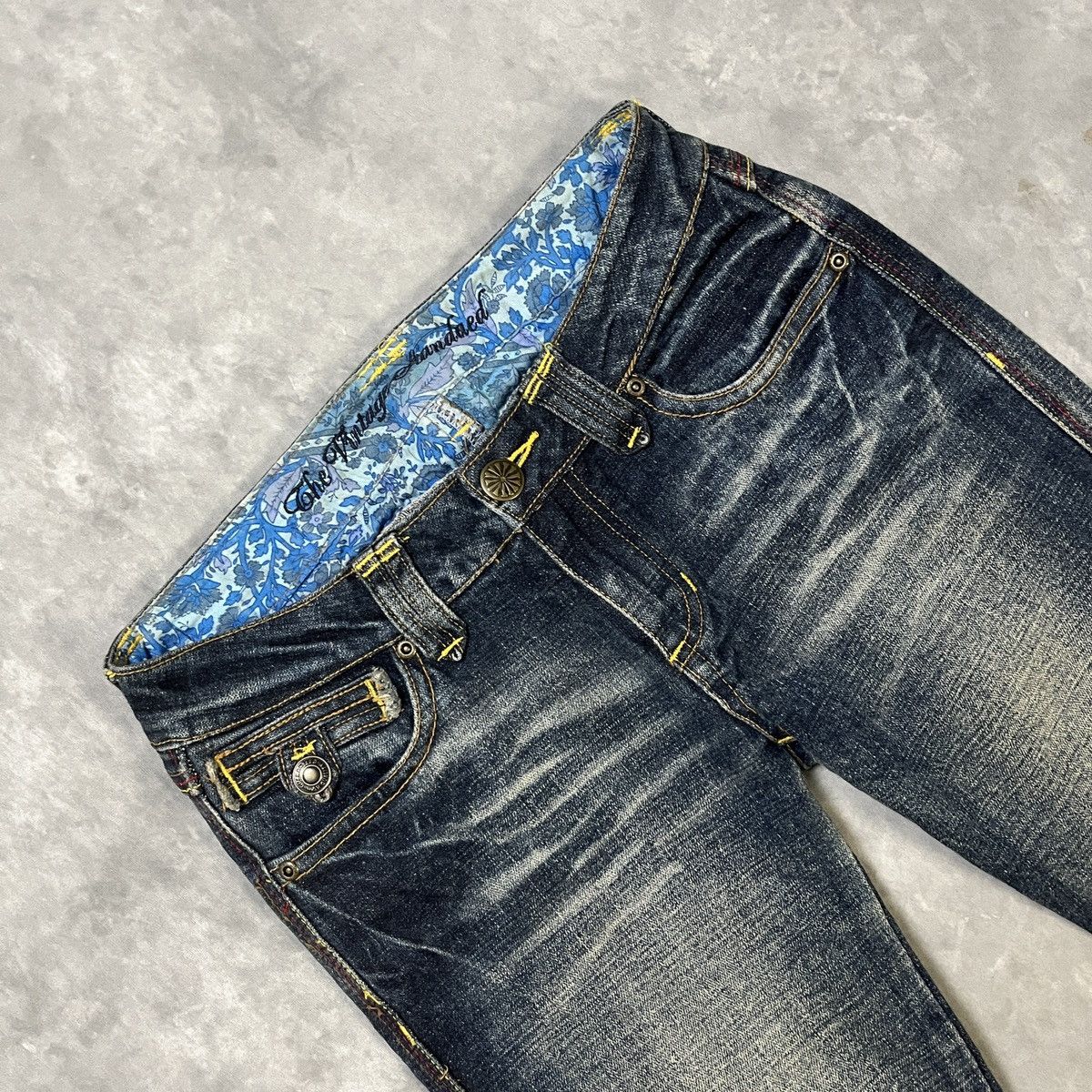 Japanese Brand 2000s Jeans Embroidered Back Pocket Flare Y2K Archive Wash Size US 27 - 3 Thumbnail
