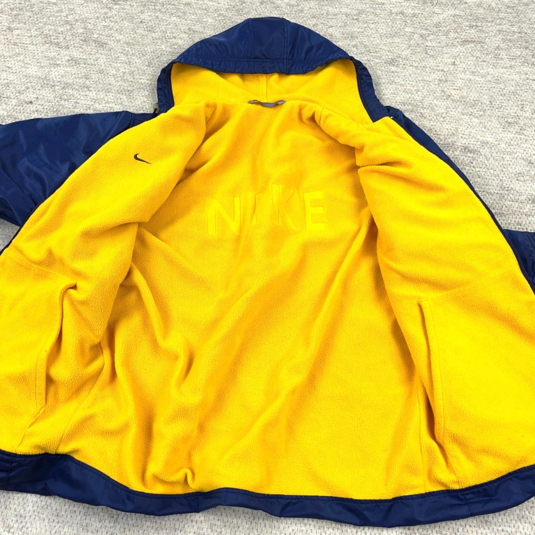 Nike VINTAGE Nike Jacket Men M Blue Yellow Puffer Parka Coat Reversible Size US M / EU 48-50 / 2 - 2 Thumbnail