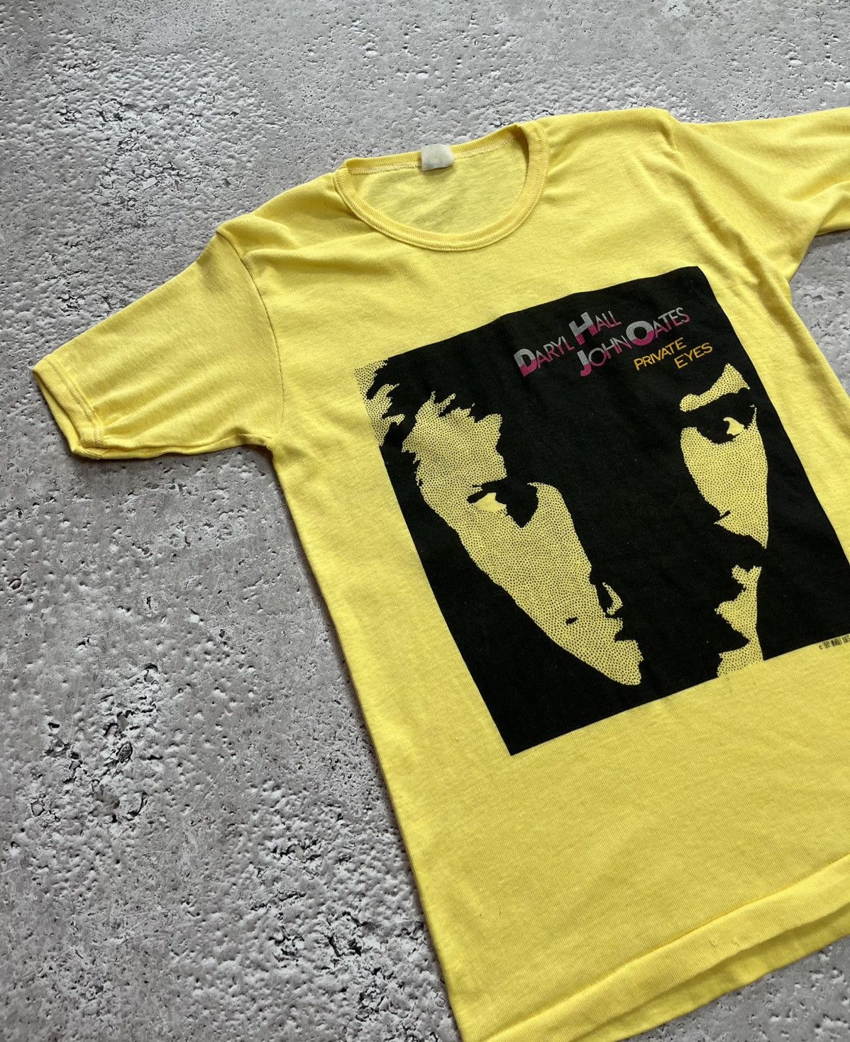 Band Tees 1981 Hall & Oates Tour T-Shirt Women’s Made in USA Size L Size L / US 10 / IT 46 - 3 Thumbnail