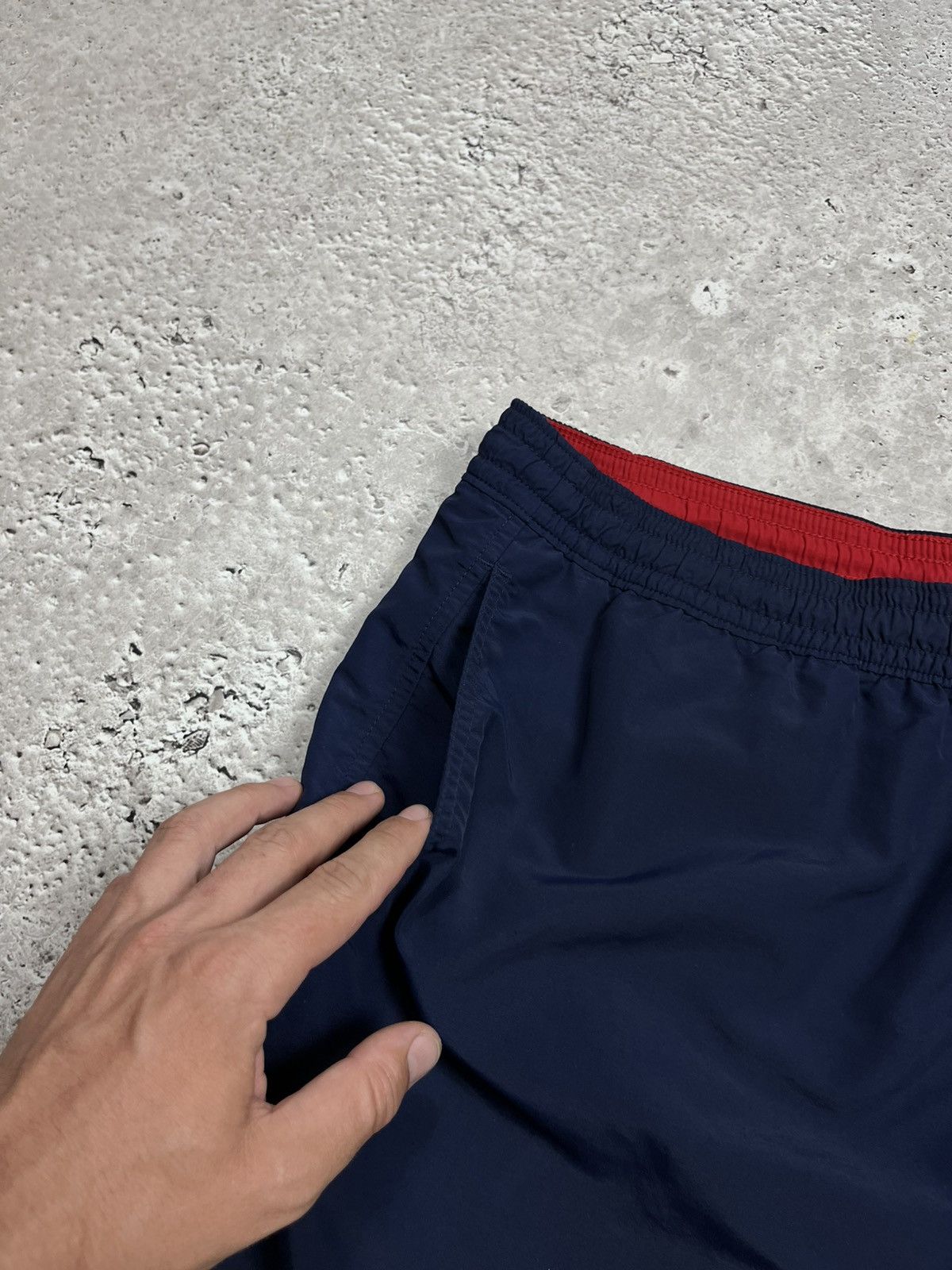 Polo Ralph Lauren Polo Ralph Lauren navy swim shorts red waistband size M Size US 32 / EU 48 - 4 Thumbnail