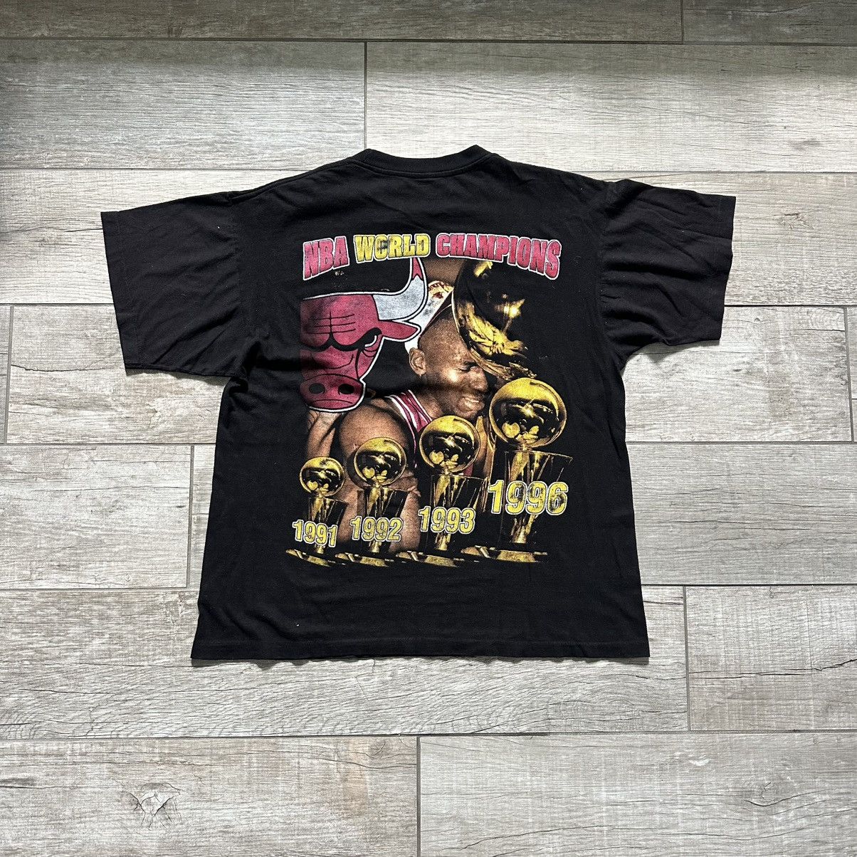 Vintage 90’S CHICAGO BULLS RAP TEE TROPHIES Size US L / EU 52-54 / 3 - 2 Thumbnail