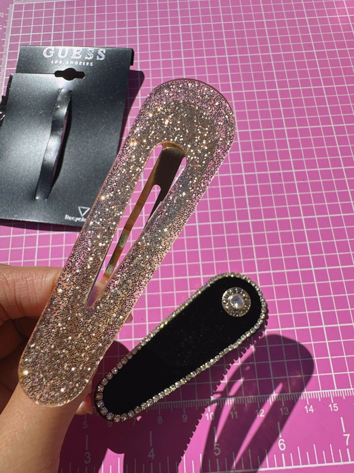Guess Guess hair clips gold tone black velvet crystal logo paved Size ONE SIZE - 6 Thumbnail