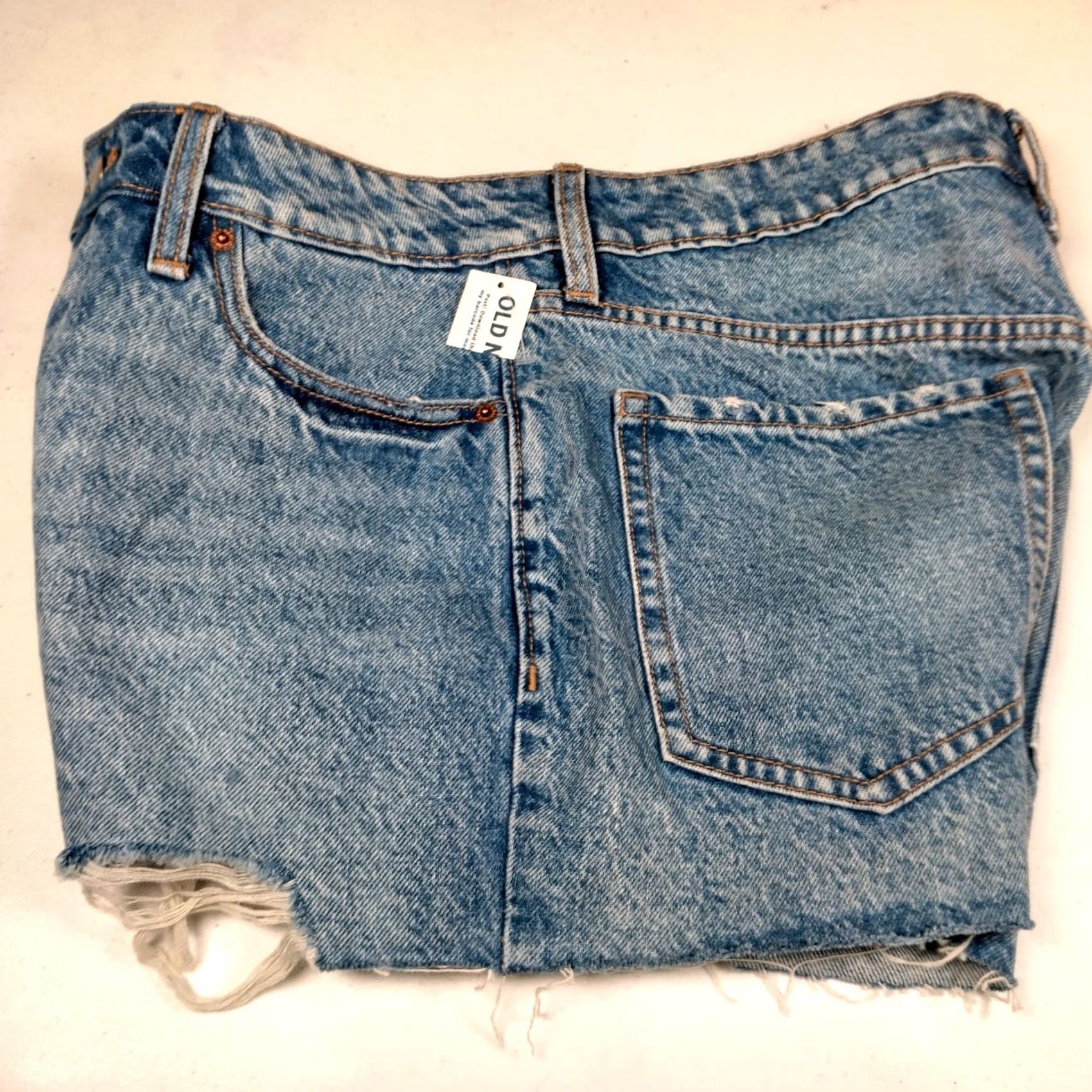 Old Navy VINTAGE Old Navy Jeans Shorts Women 10 OG Straight Light Wash Denim Distressed Button Fly Casual Denim Shorts 10 Blue Womens Size 32" / US 10 / IT 46 - 7 Thumbnail