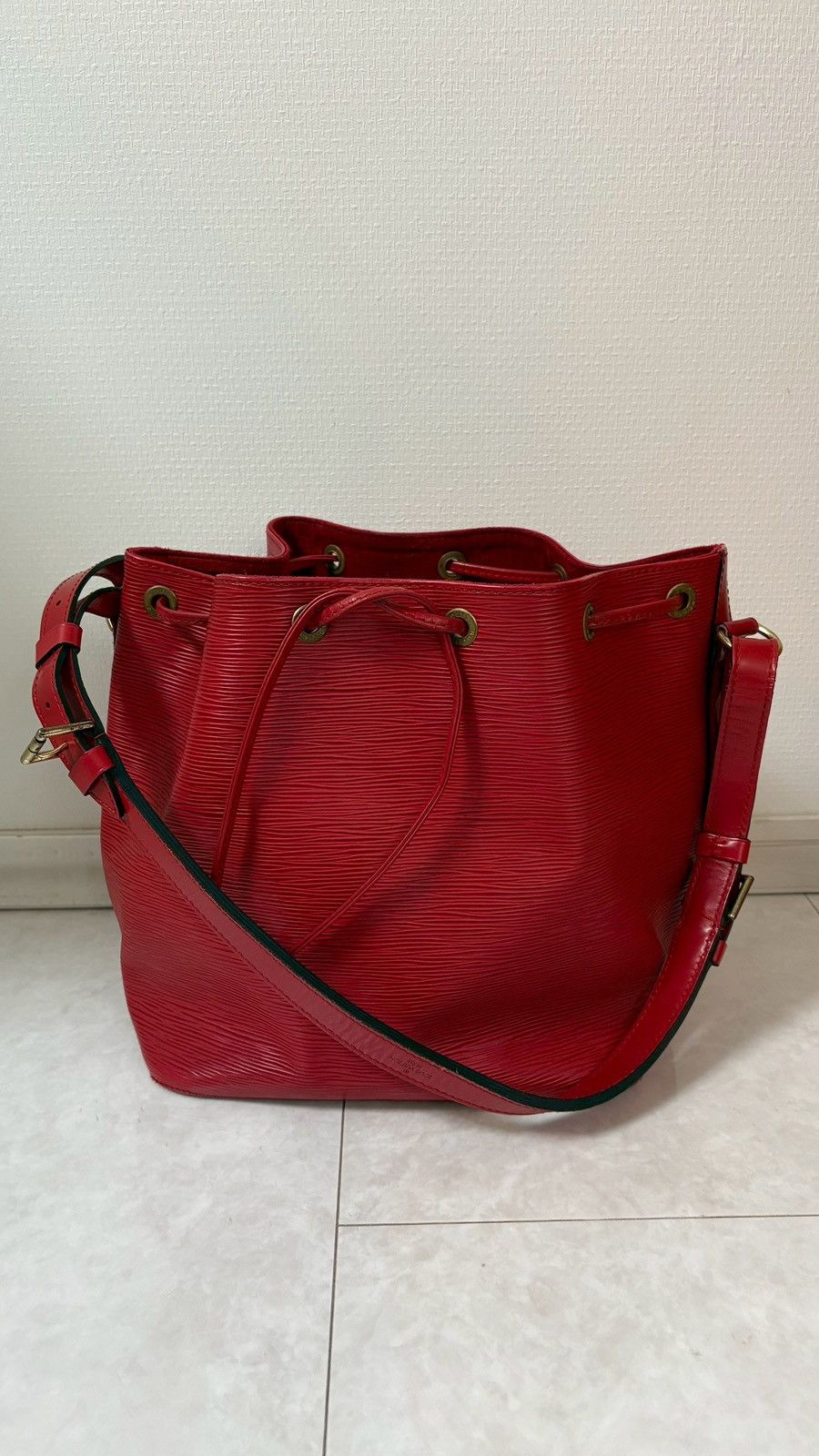 Louis Vuitton Epi Noe Shoulder Bag Size ONE SIZE - 1 Thumbnail