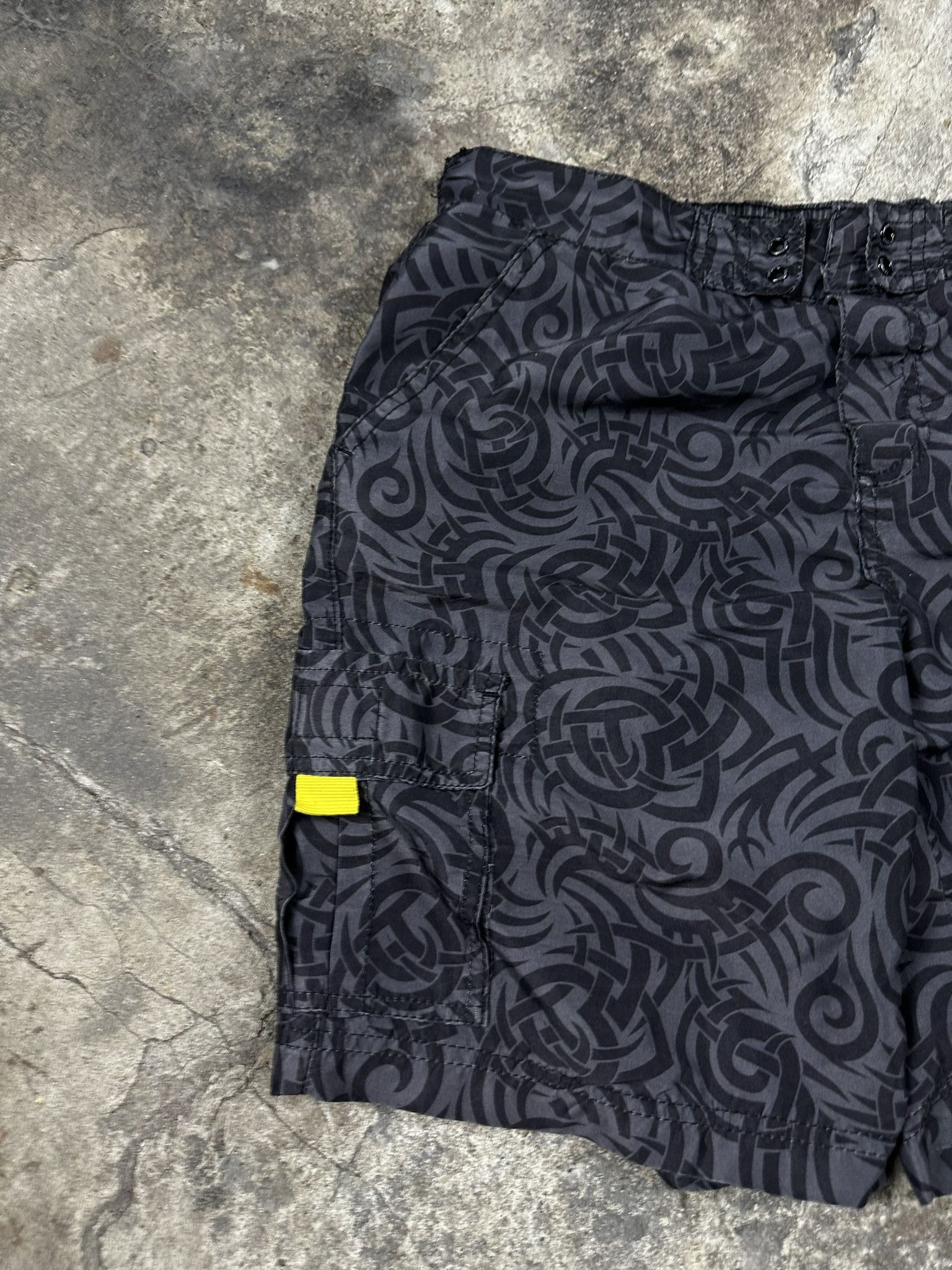 Tapout Crazy Y2k Tapout MMA Hiphop Rap Nylon Shorts 2000s Size US 30 / EU 46 - 2 Thumbnail