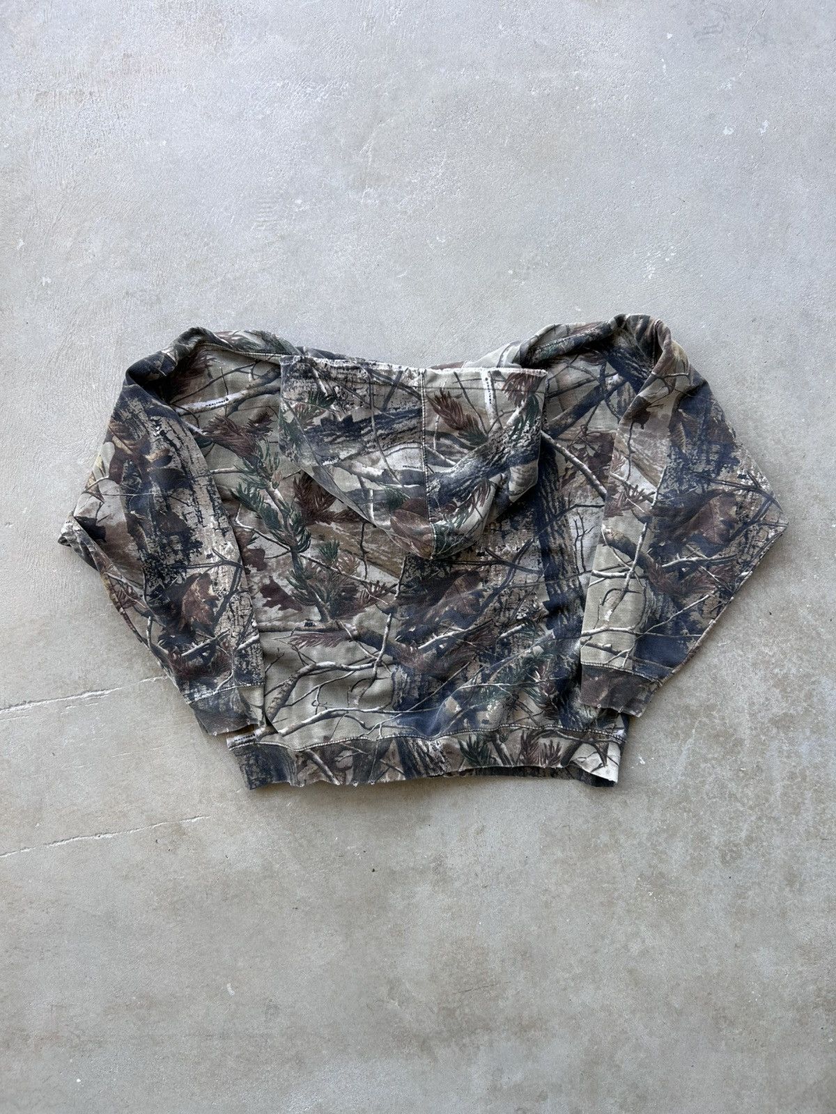Other Vintage Essential Distressed RealTree Spell-out Hoodie Size US L / EU 52-54 / 3 - 3 Thumbnail